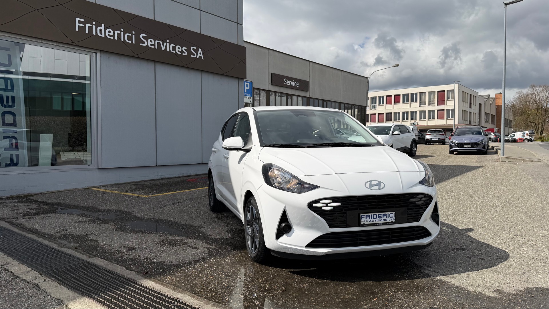 HYUNDAI i10 1.2 Amplia Aut.-image-4