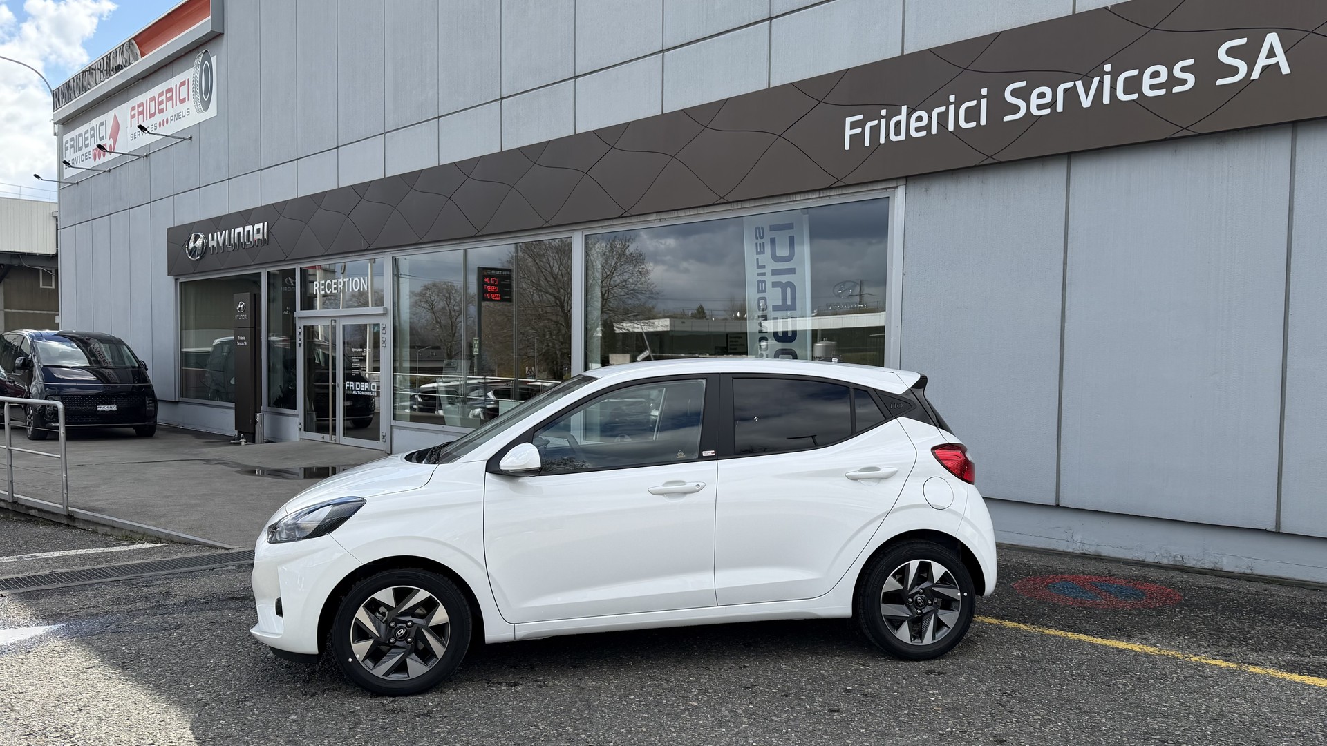 HYUNDAI i10 1.2 Amplia Aut.-showroom-element-1