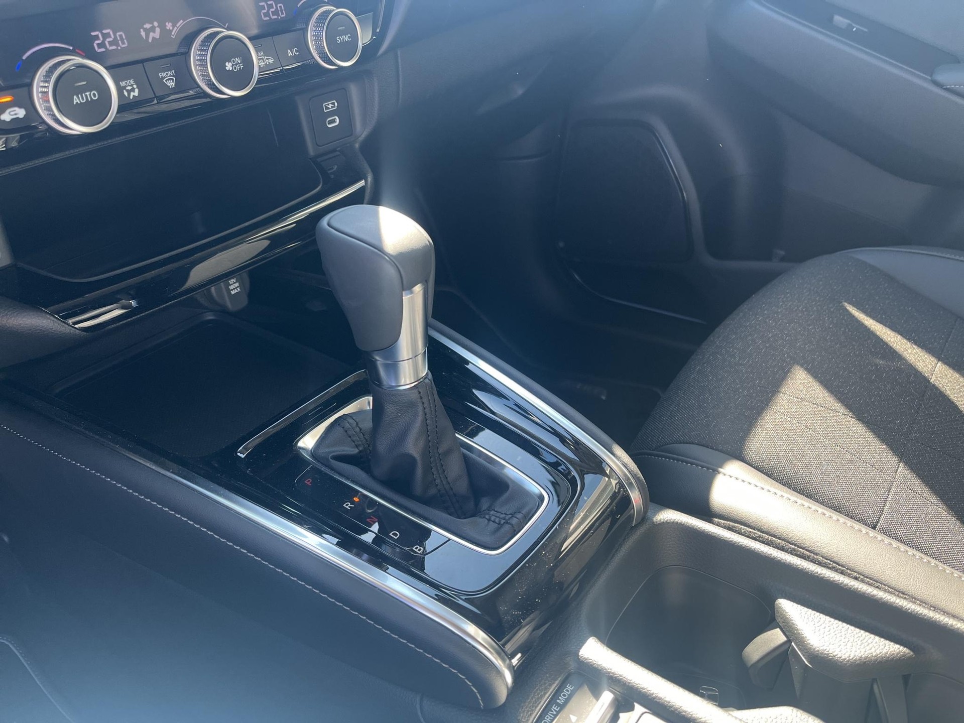 HONDA HR-V 1.5 i-MMD Advance-image-14