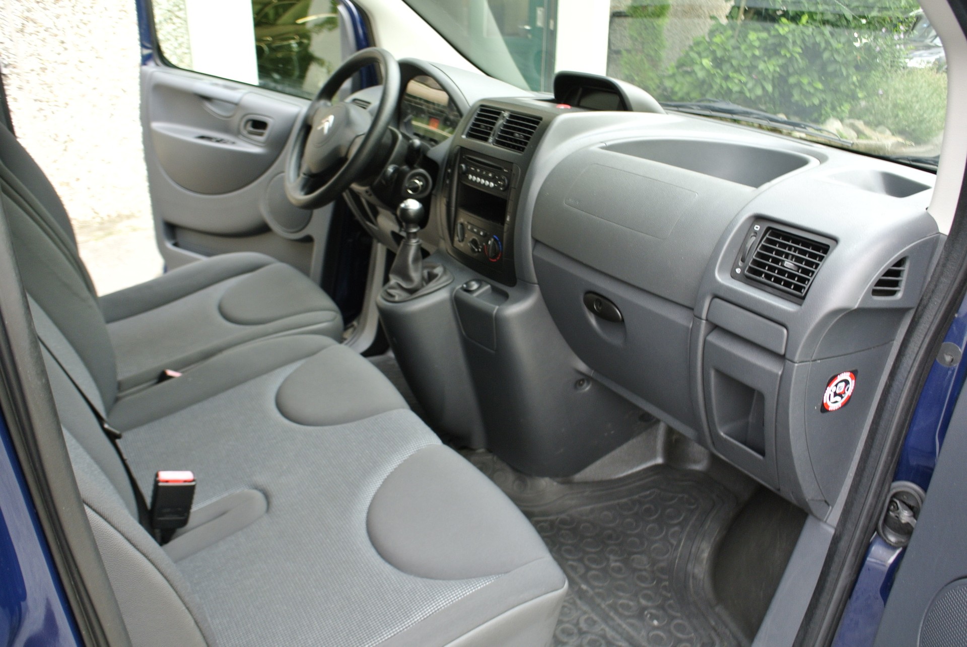 CITROEN Jumpy 2.0 HDi L2H1 Attraction-image-16