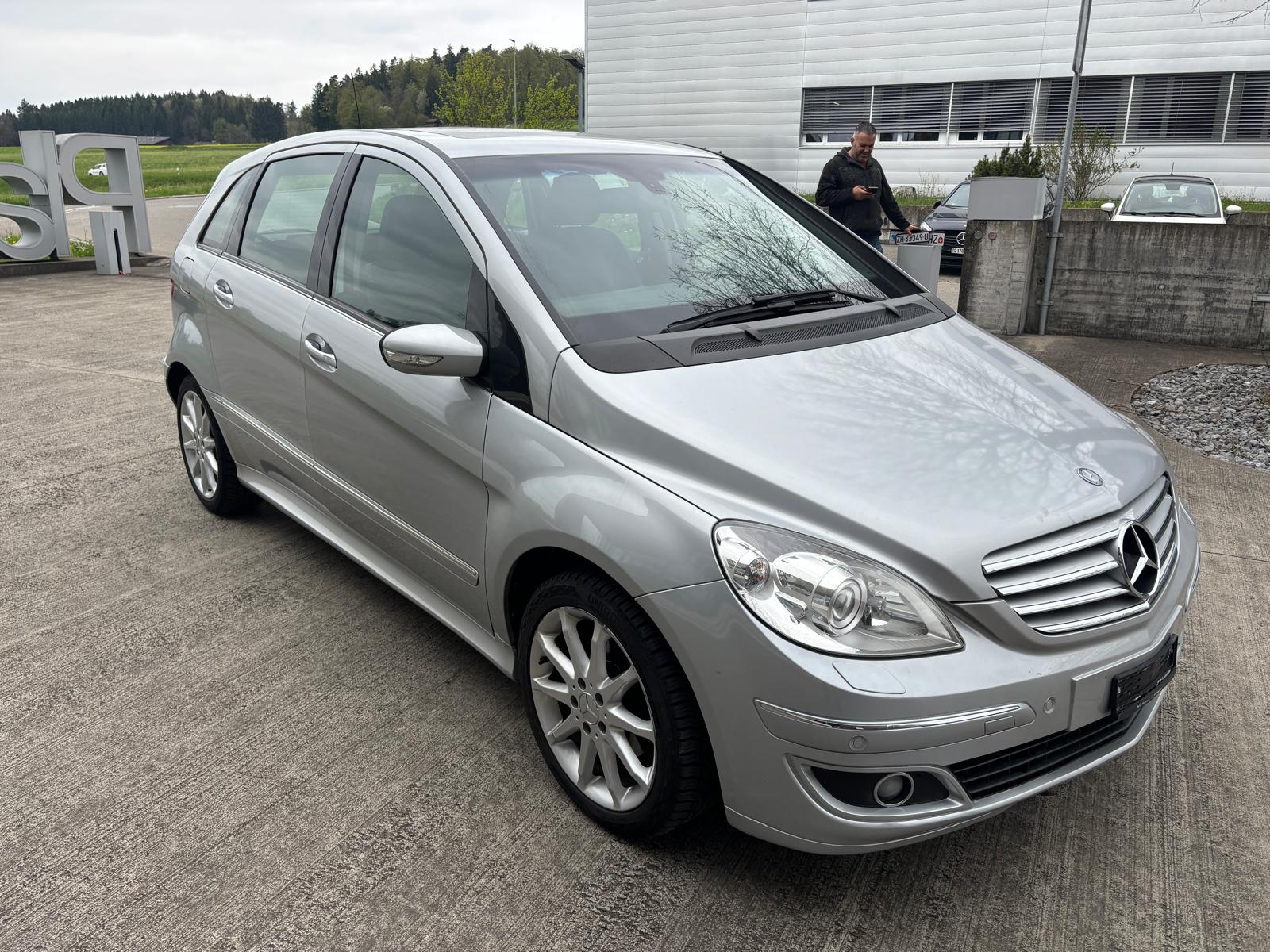 MERCEDES-BENZ B 200 T-image-3