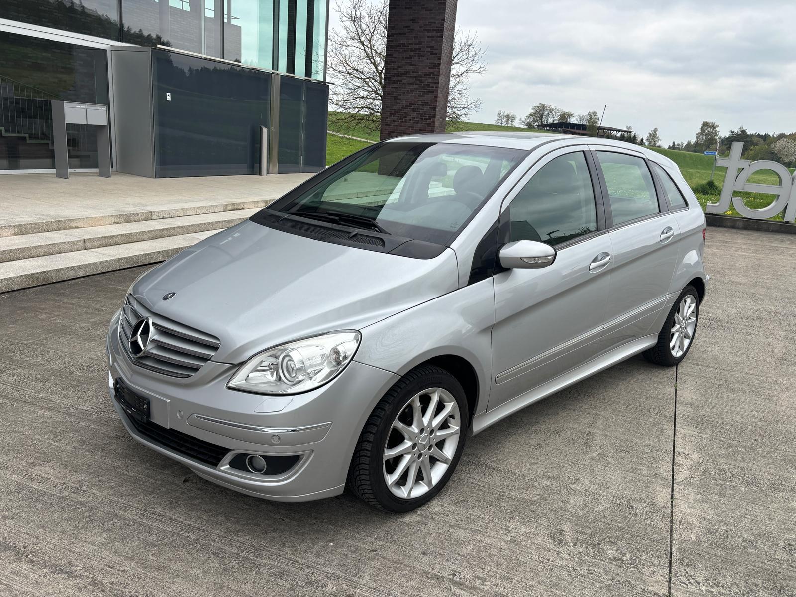 MERCEDES-BENZ B 200 T-image-1