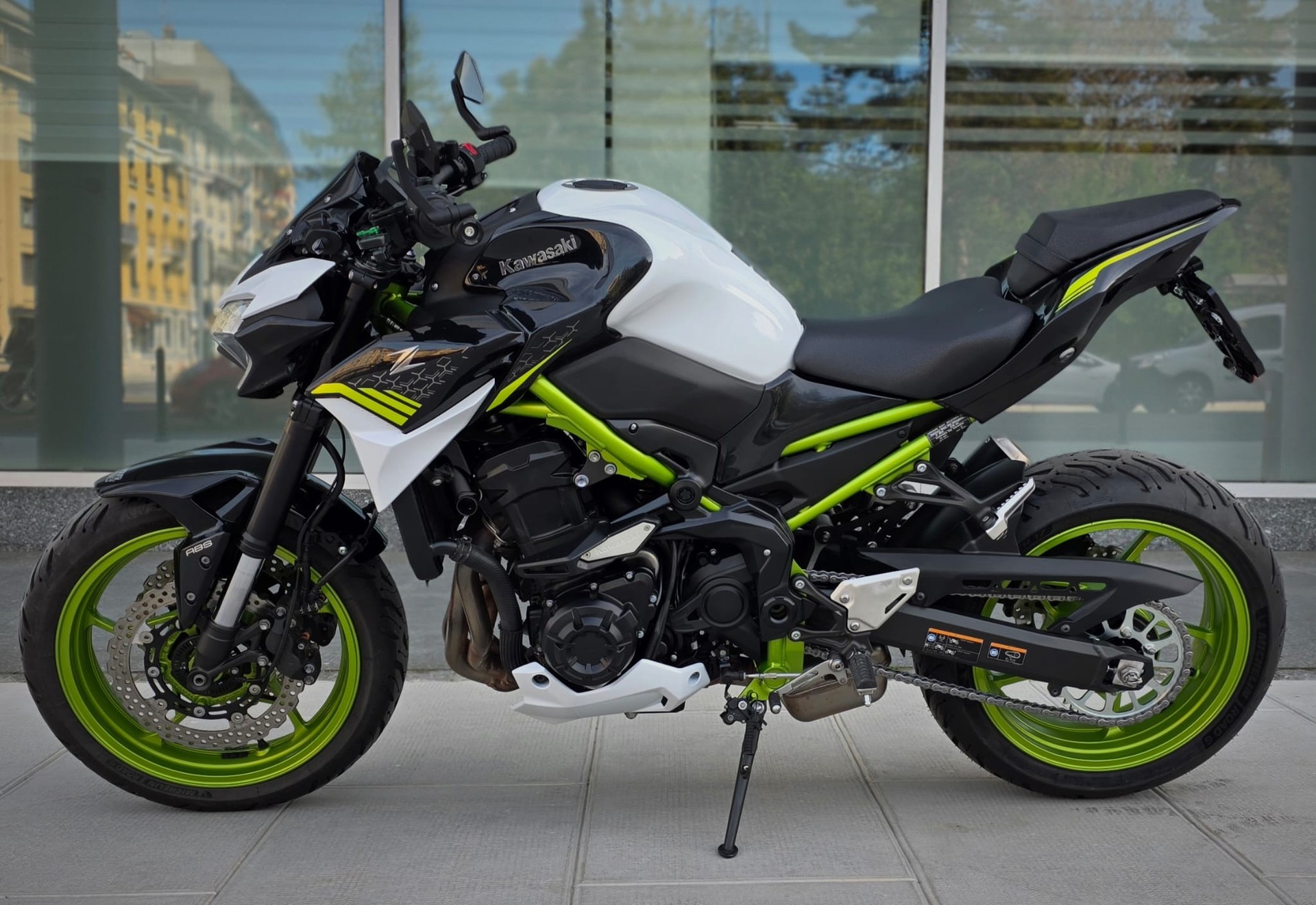 KAWASAKI Z 900-image-1