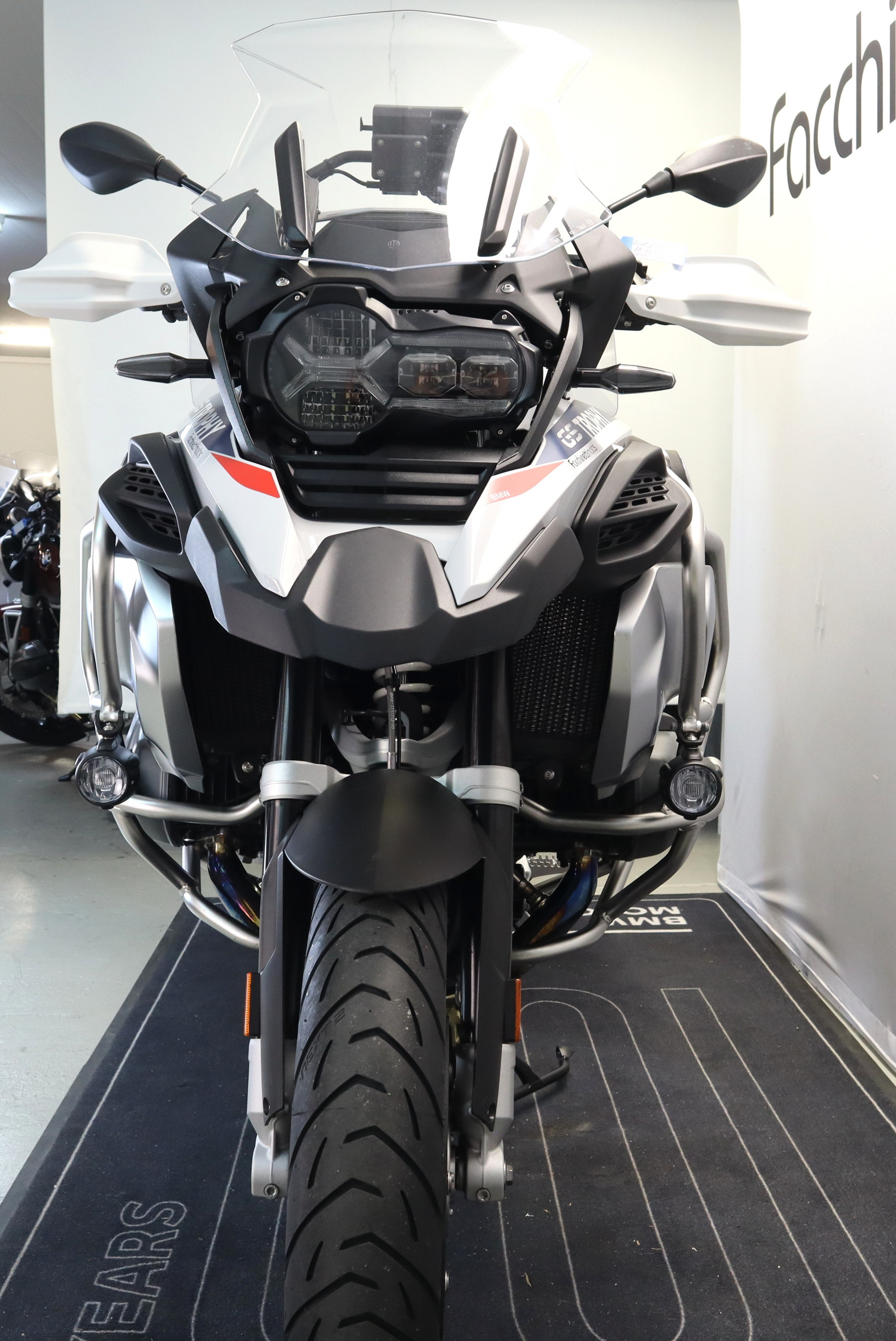 BMW R 1250 GS Adventure Trophy-image-4