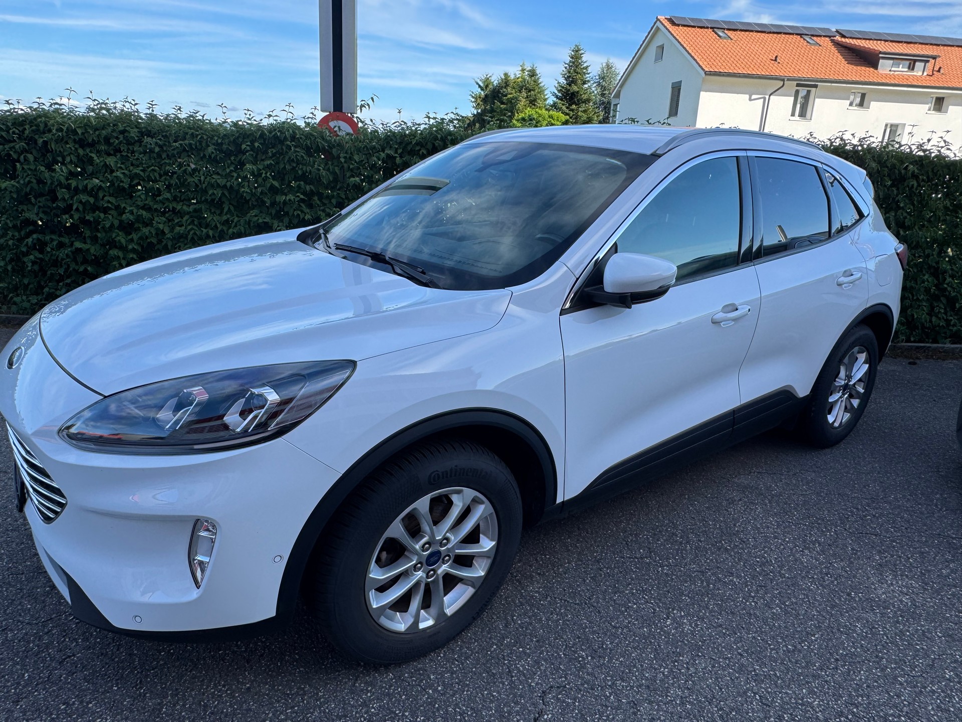 FORD Kuga 2.5 FHEV Titanium 4WD-image-1