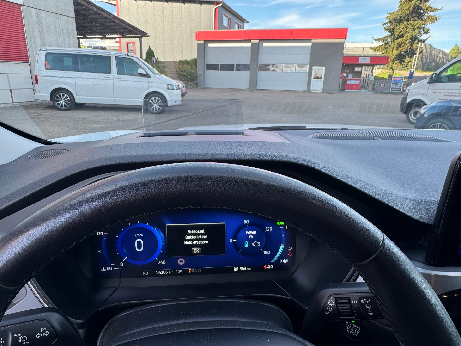 FORD Kuga 2.5 FHEV Titanium 4WD-image-5