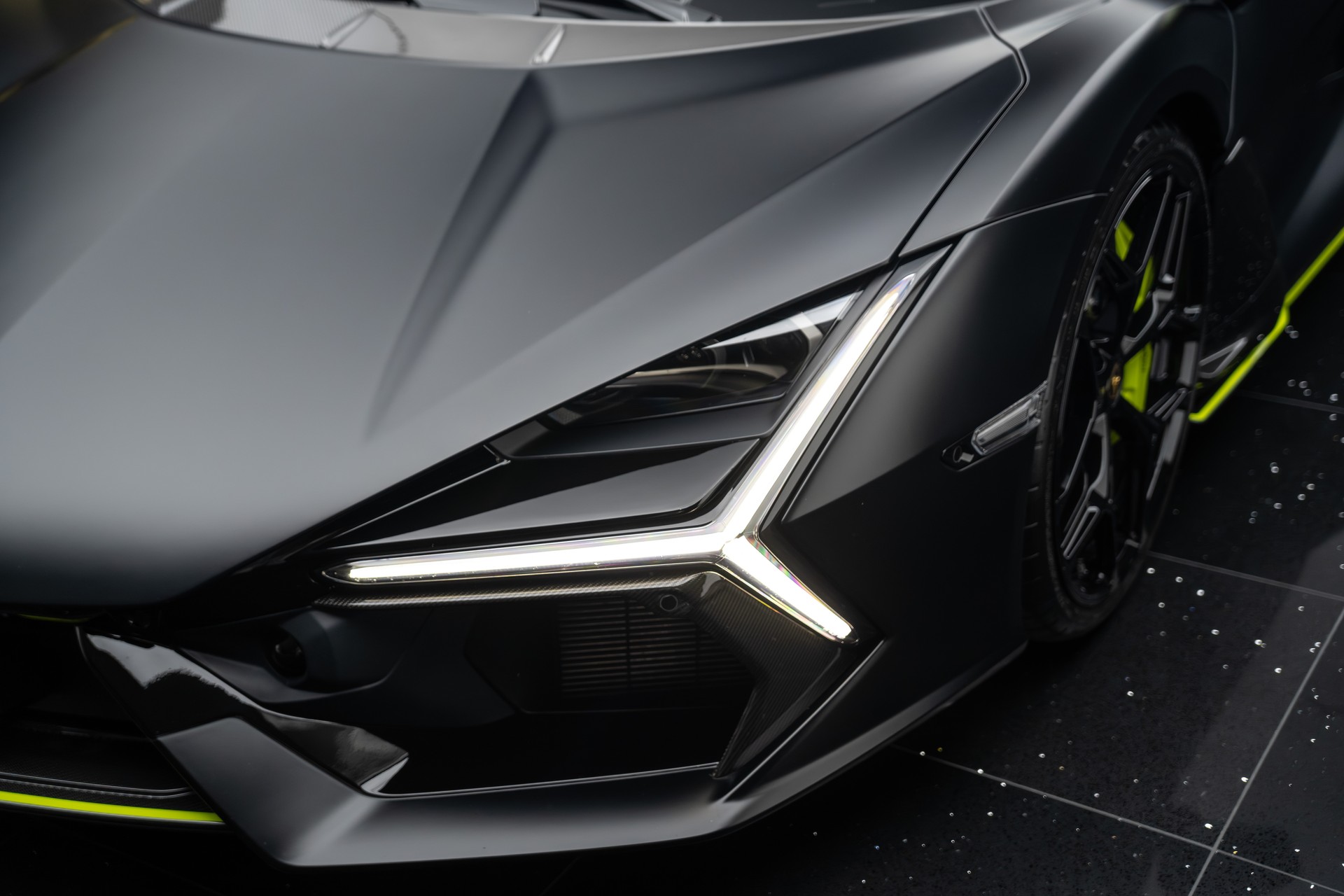LAMBORGHINI Revuelto HPEV-image-17