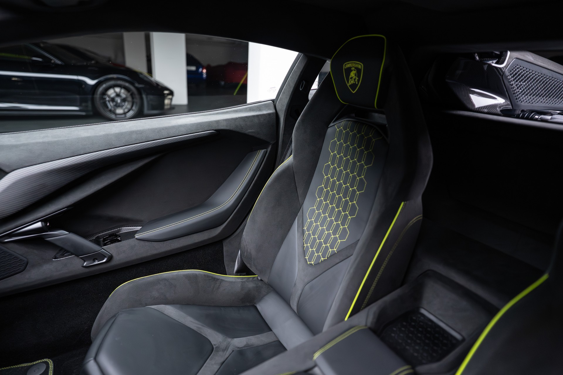 LAMBORGHINI Revuelto HPEV-image-9