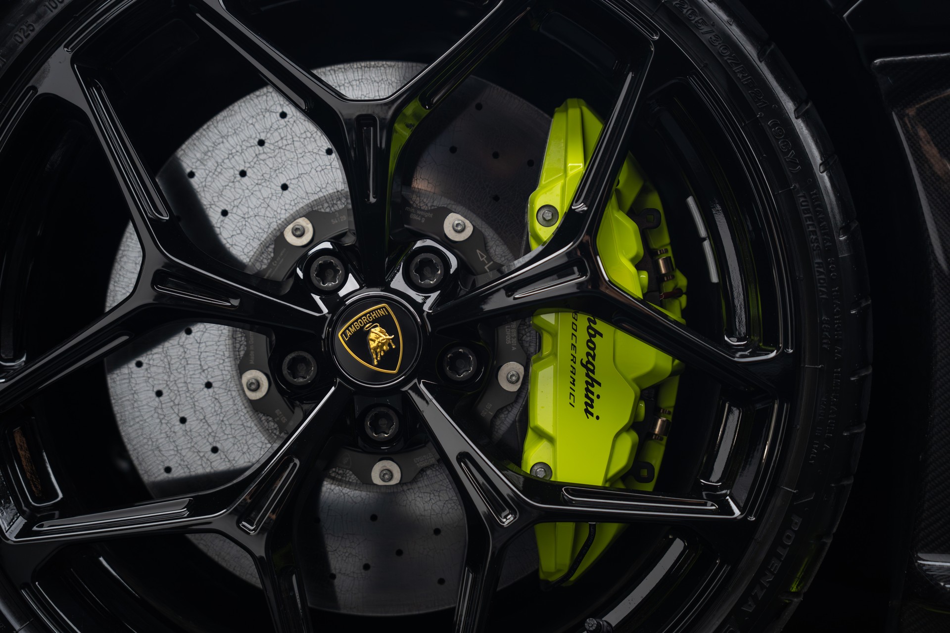 LAMBORGHINI Revuelto HPEV-image-30