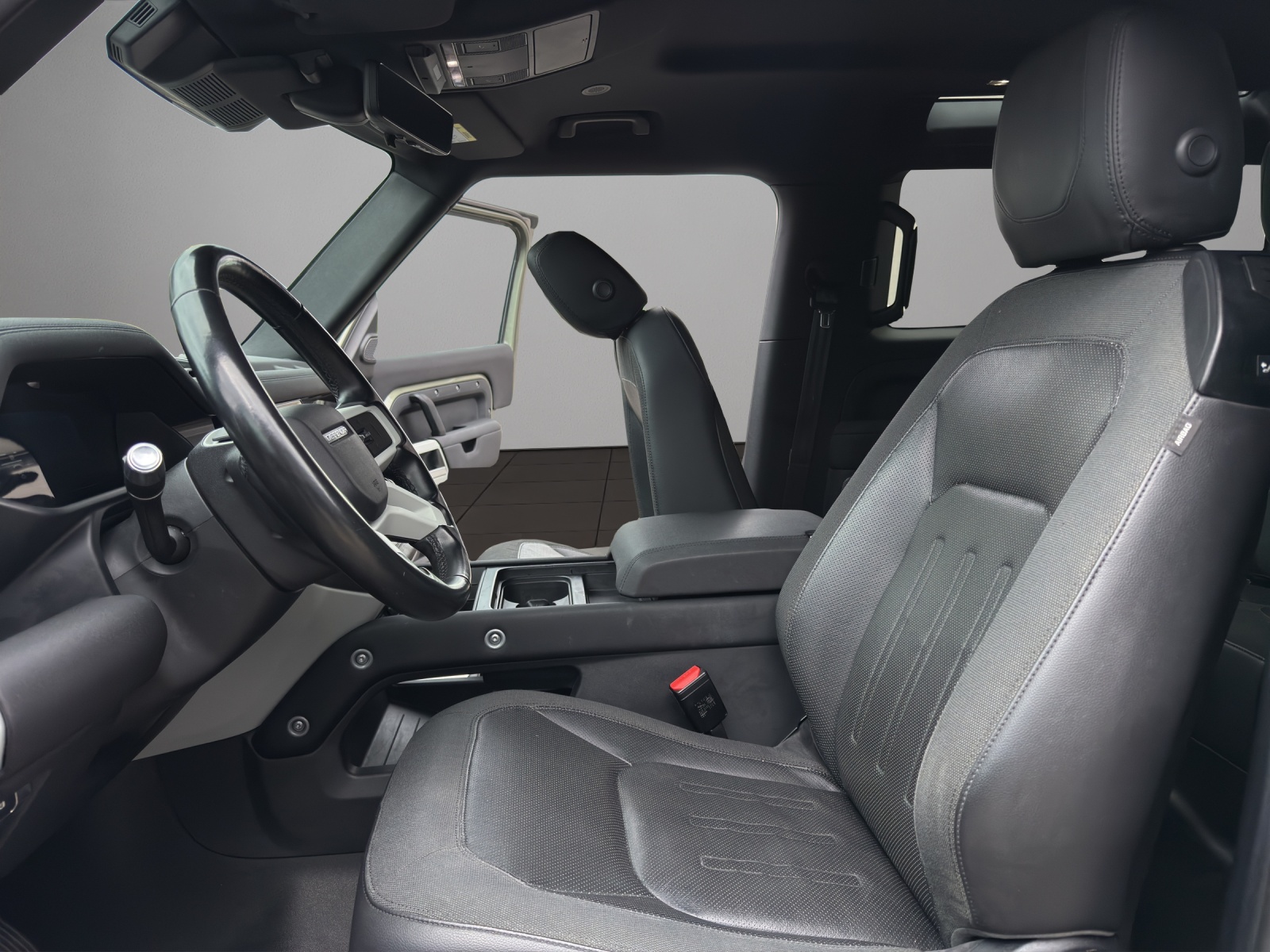 LAND ROVER Defender 90 3.0D I6 250 SE AT8-image-13