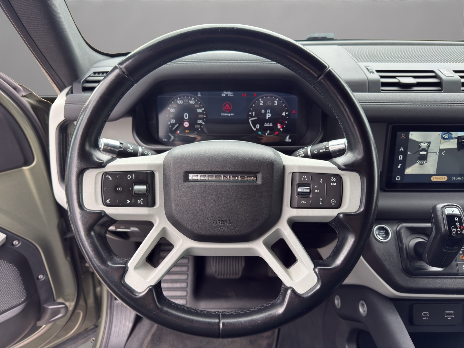 LAND ROVER Defender 90 3.0D I6 250 SE AT8-image-19