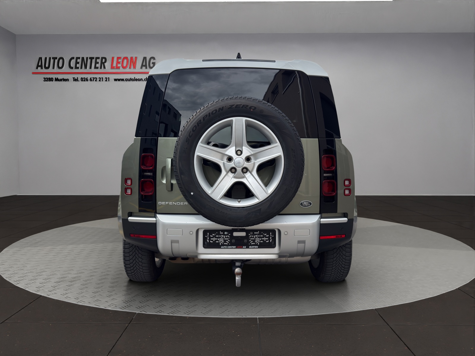LAND ROVER Defender 90 3.0D I6 250 SE AT8-image-4