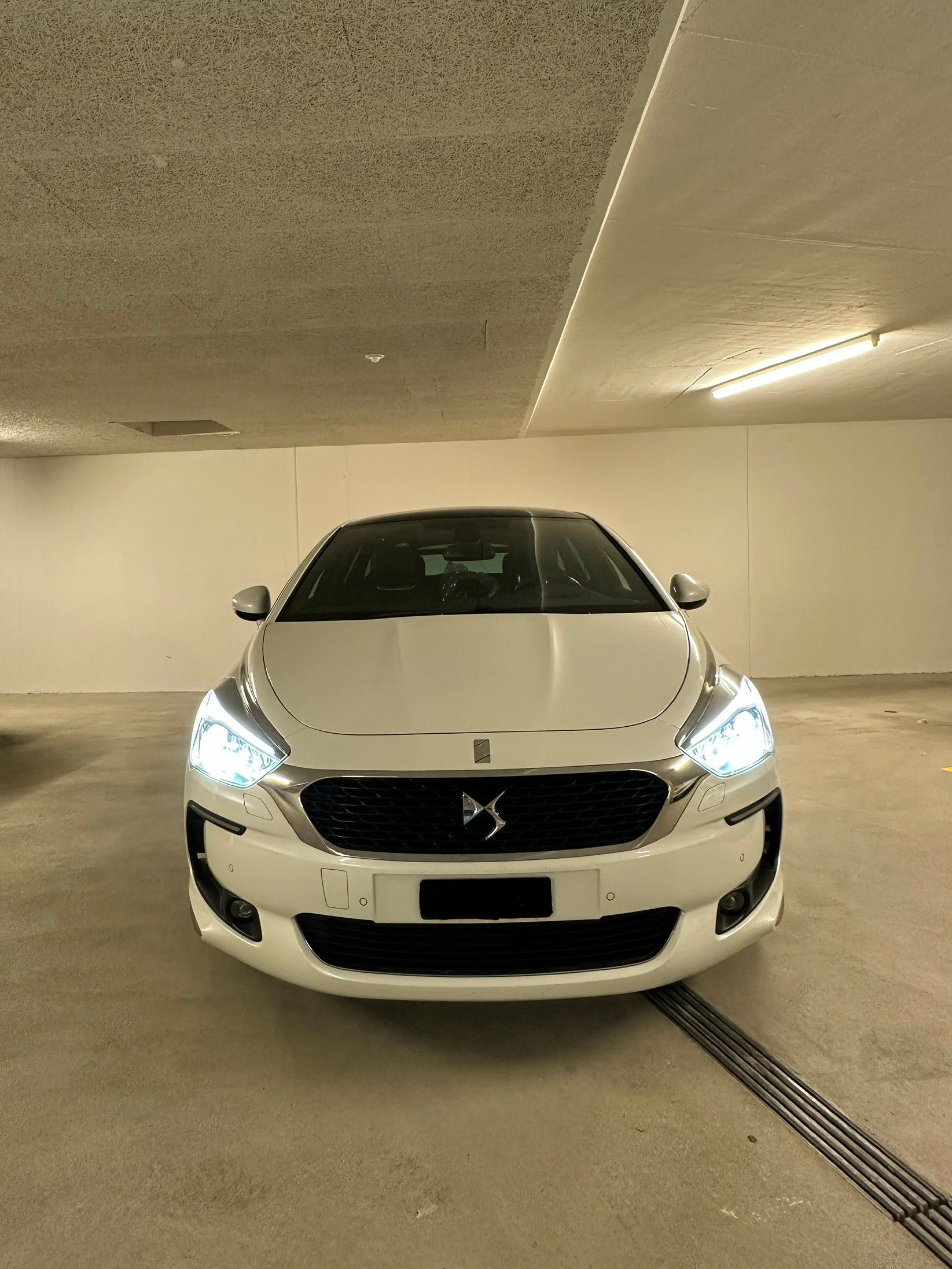 DS AUTOMOBILES 2.0 BlueHDi 180 So Chic