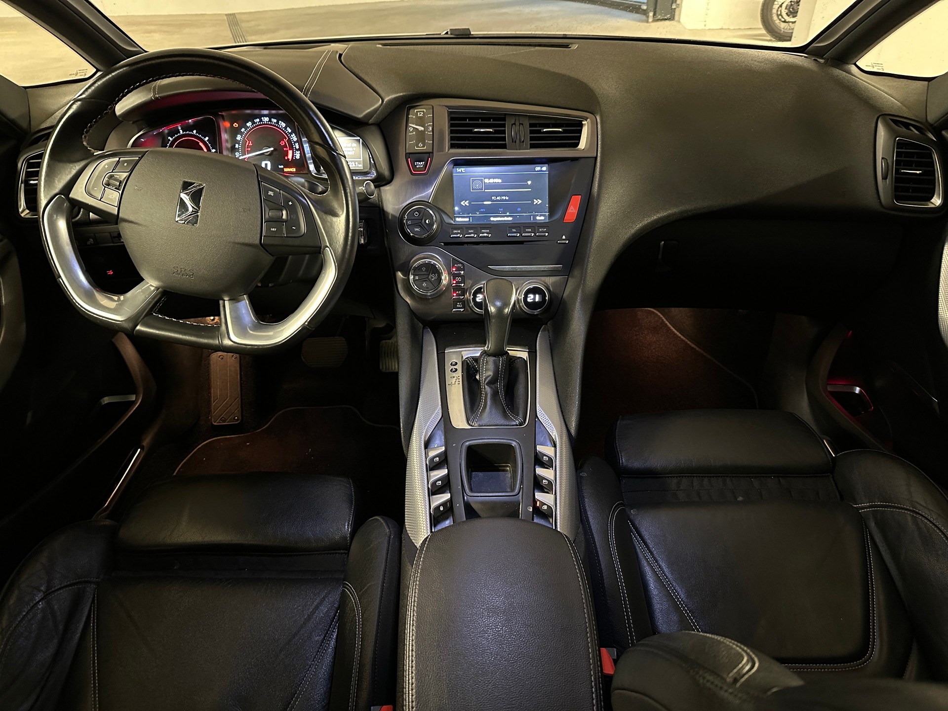 DS AUTOMOBILES 2.0 BlueHDi 180 So Chic-image-4