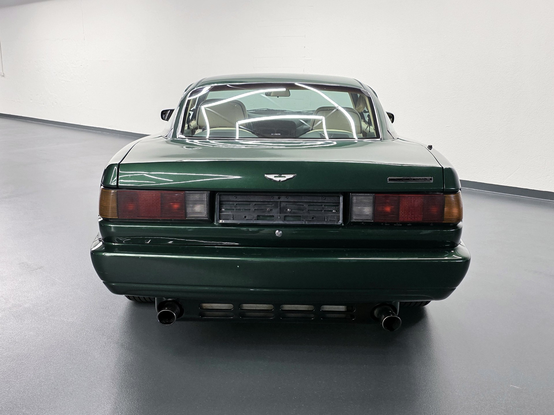 ASTON MARTIN Virage Saloon-image-7