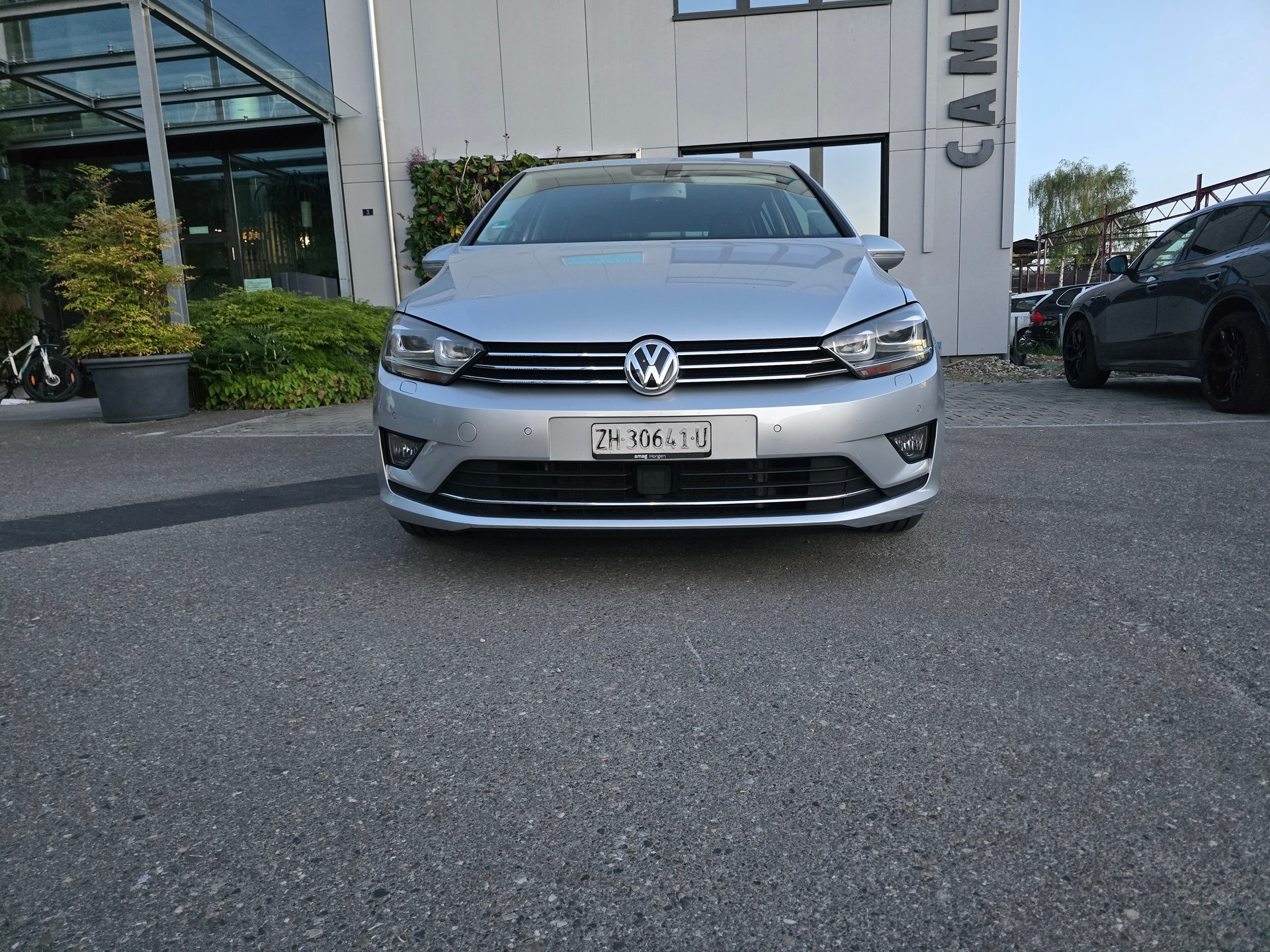 VW Golf Sportsvan 1.4 TSI Highline DSG-image-1
