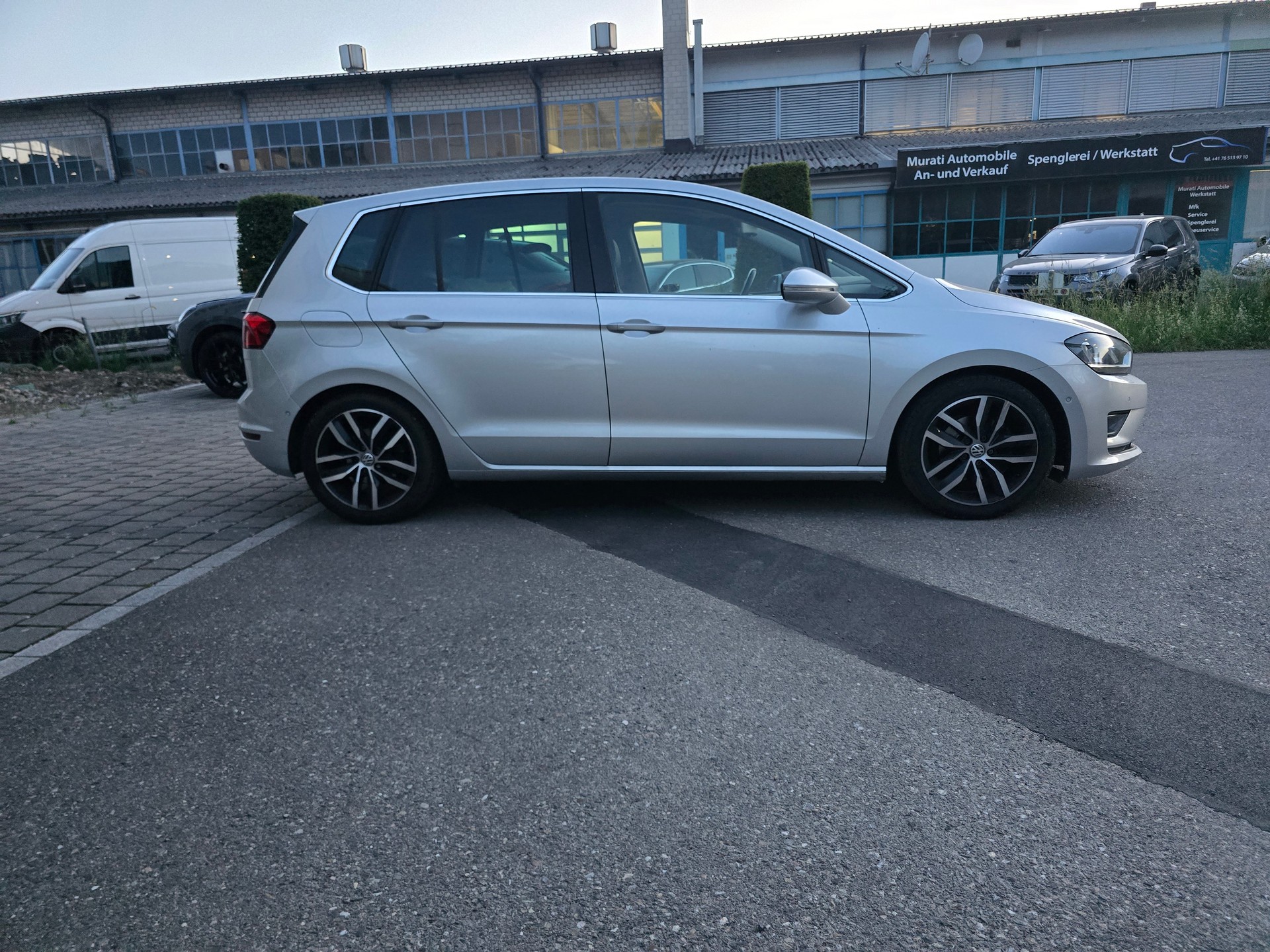 VW Golf Sportsvan 1.4 TSI Highline DSG-image-3