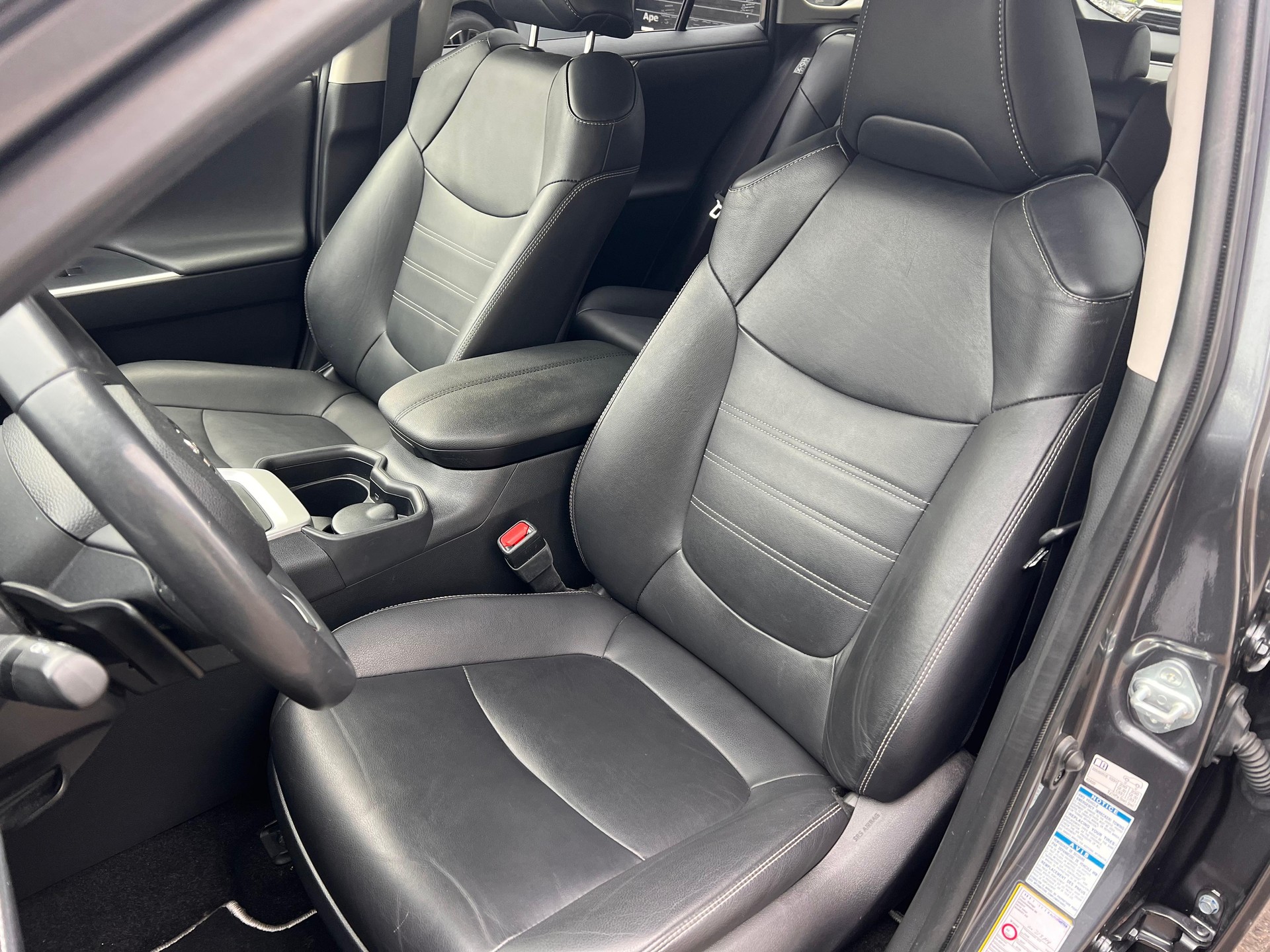 TOYOTA RAV4 2.5 HEV Premium-image-8