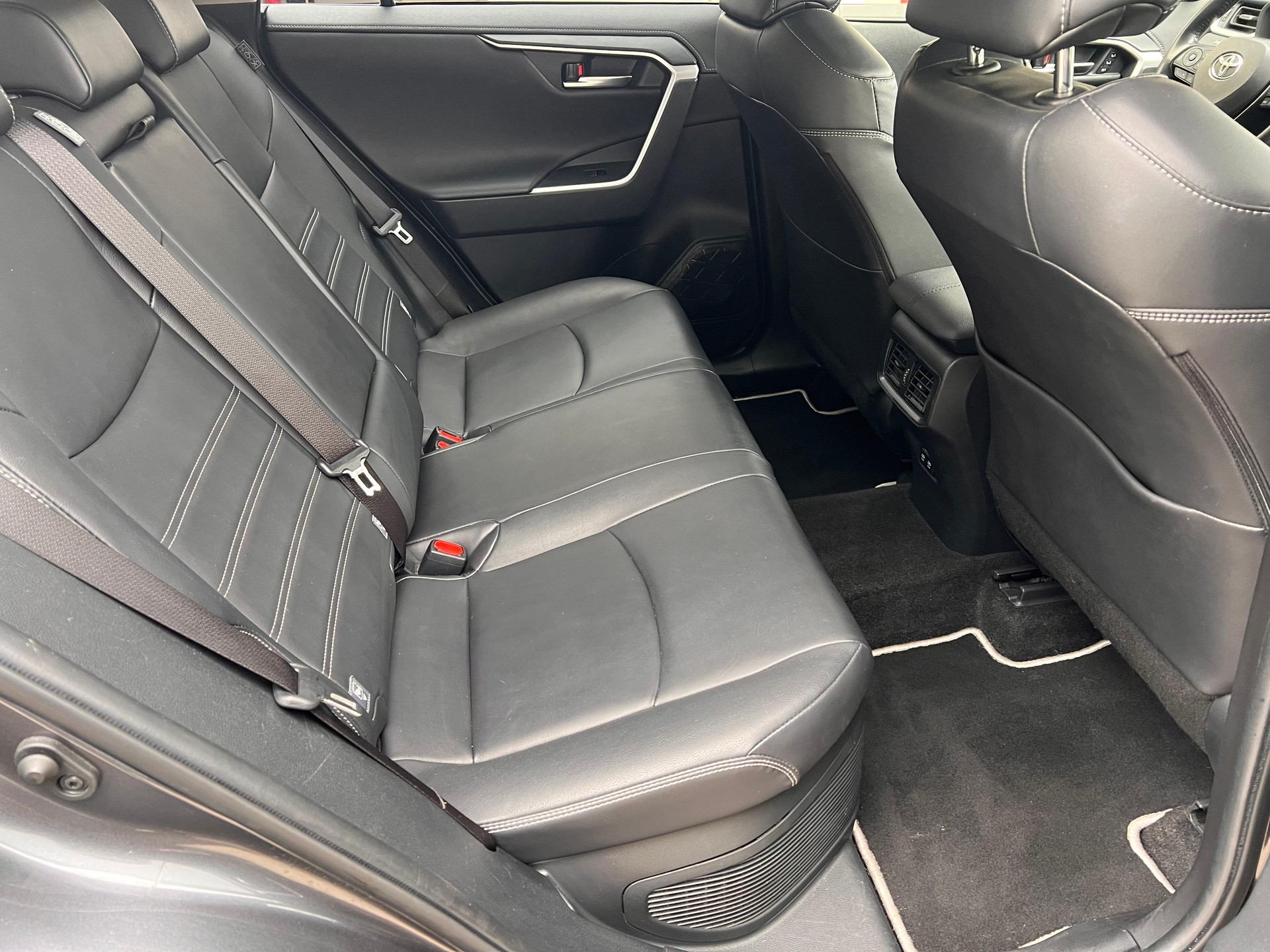 TOYOTA RAV4 2.5 HEV Premium-image-9