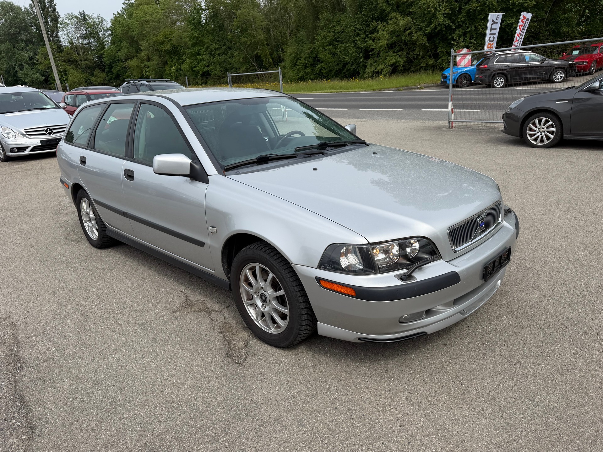 VOLVO V40 2.0T Special/Dynamic Edition