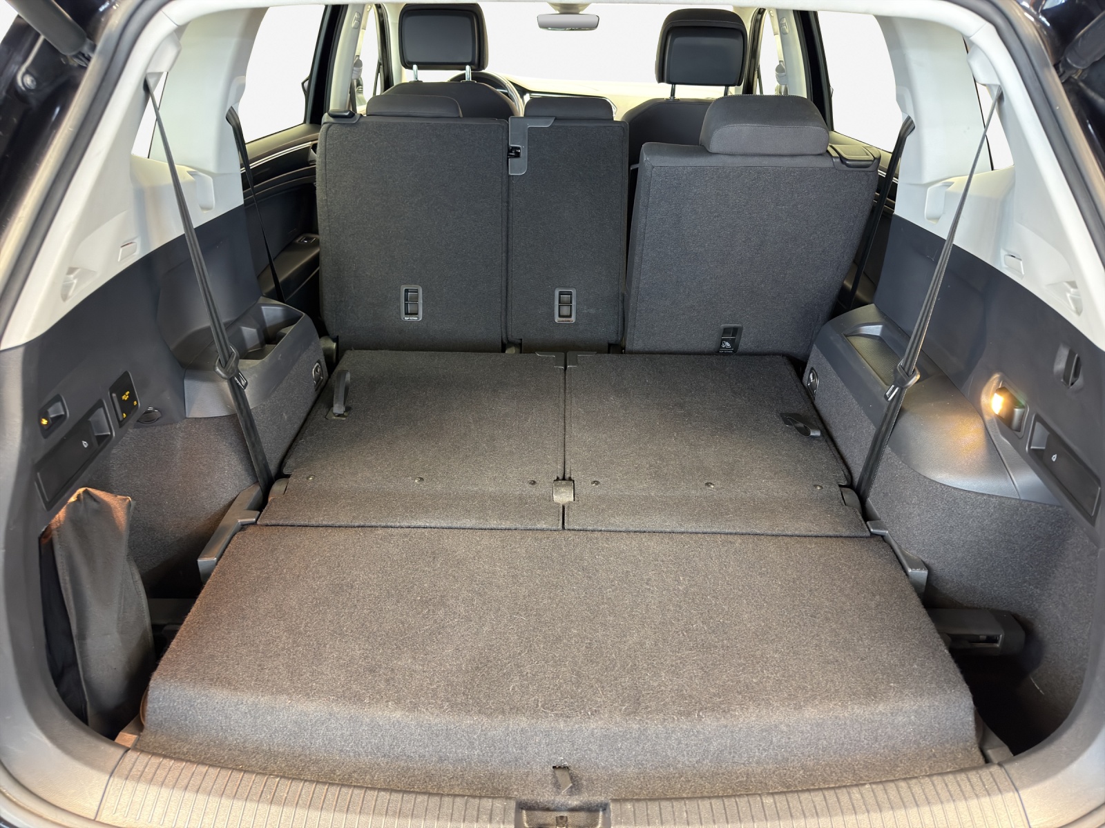 VW Tiguan Allspace 2.0TSI Highline 4Motion DSG-image-12