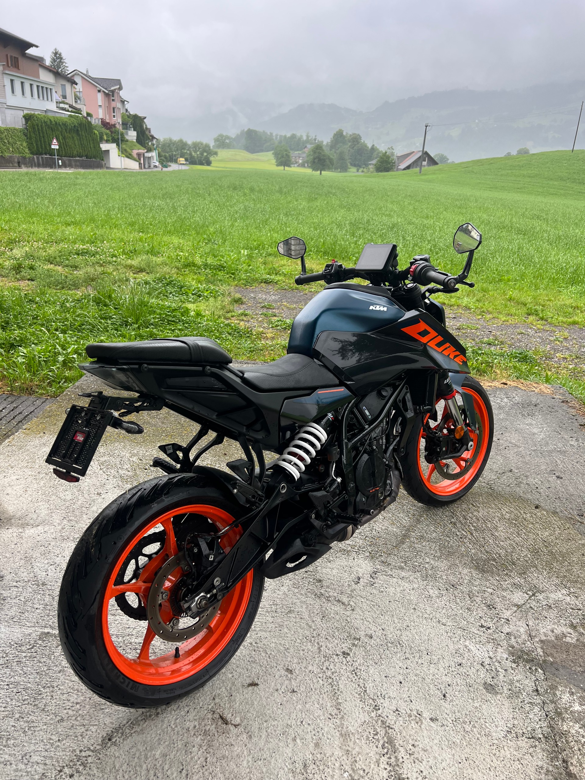 KTM 125 Duke-image-3
