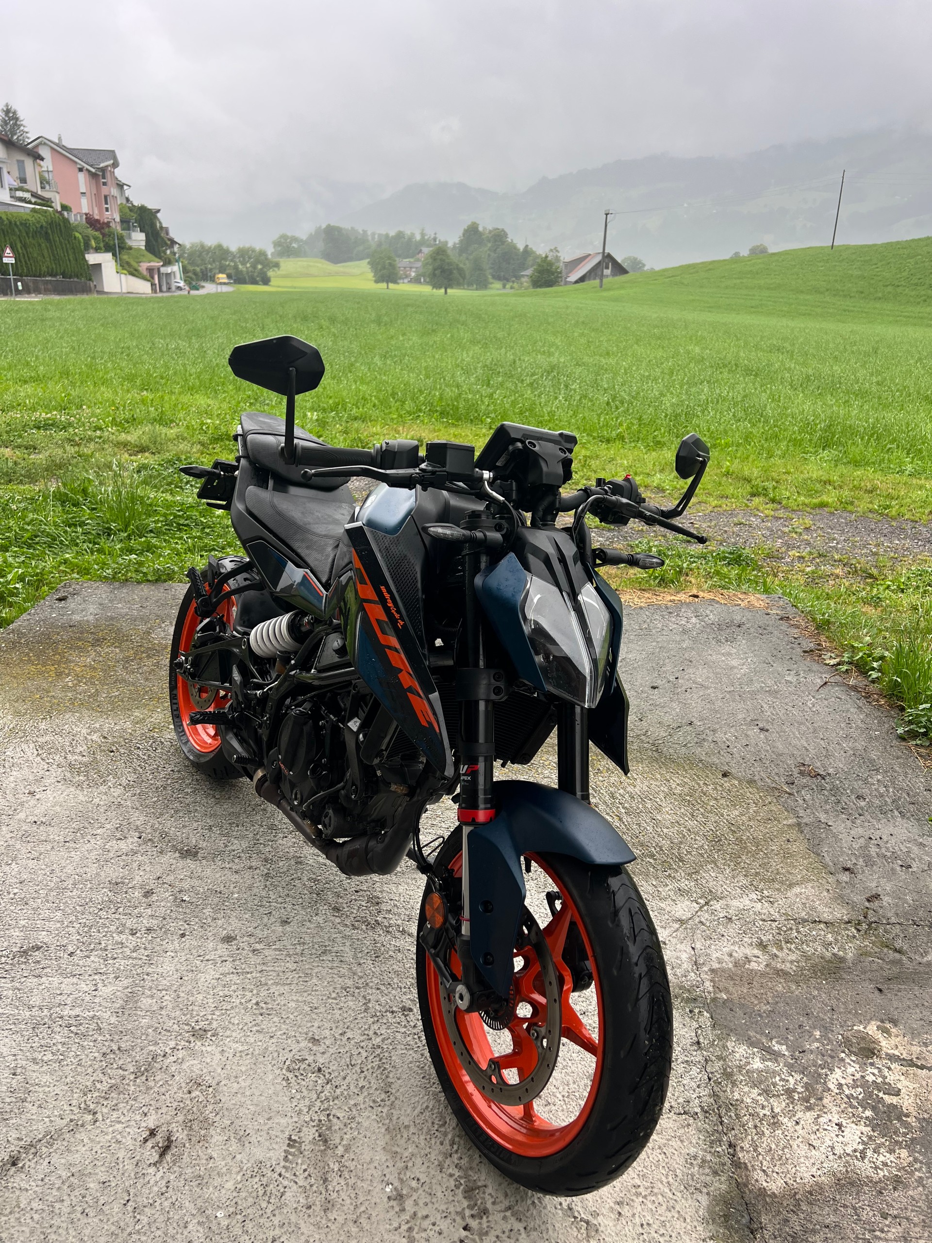 KTM 125 Duke-image-1
