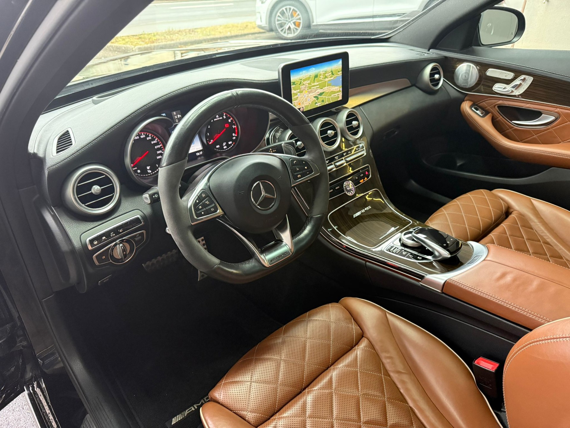 MERCEDES-BENZ C 63 S AMG Speedshift-image-16