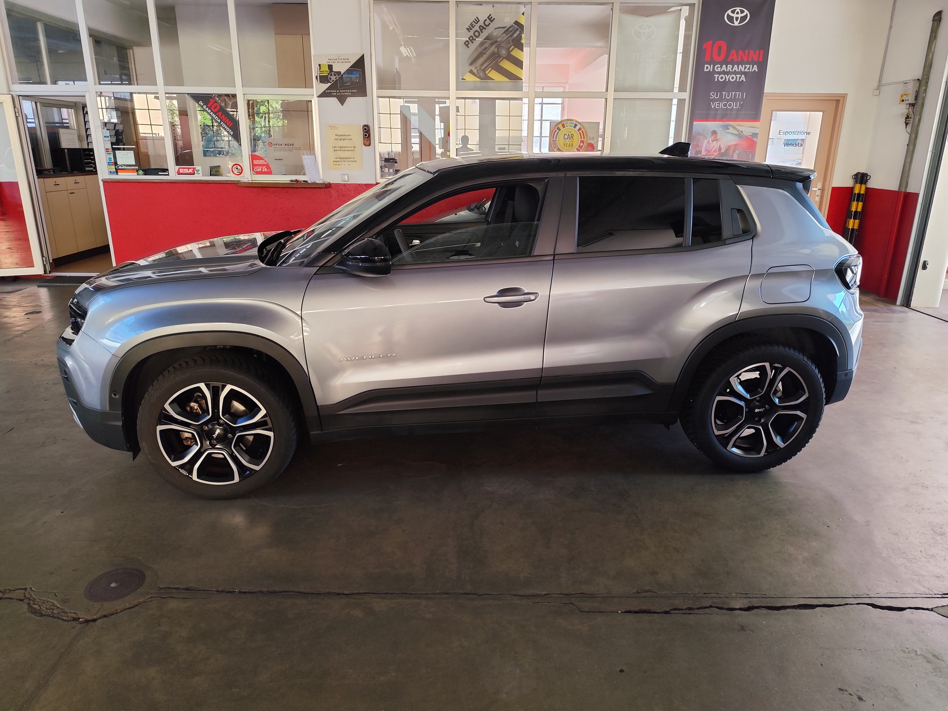 JEEP Avenger 1.2 Turbo MHEV Summit-showroom-element-1