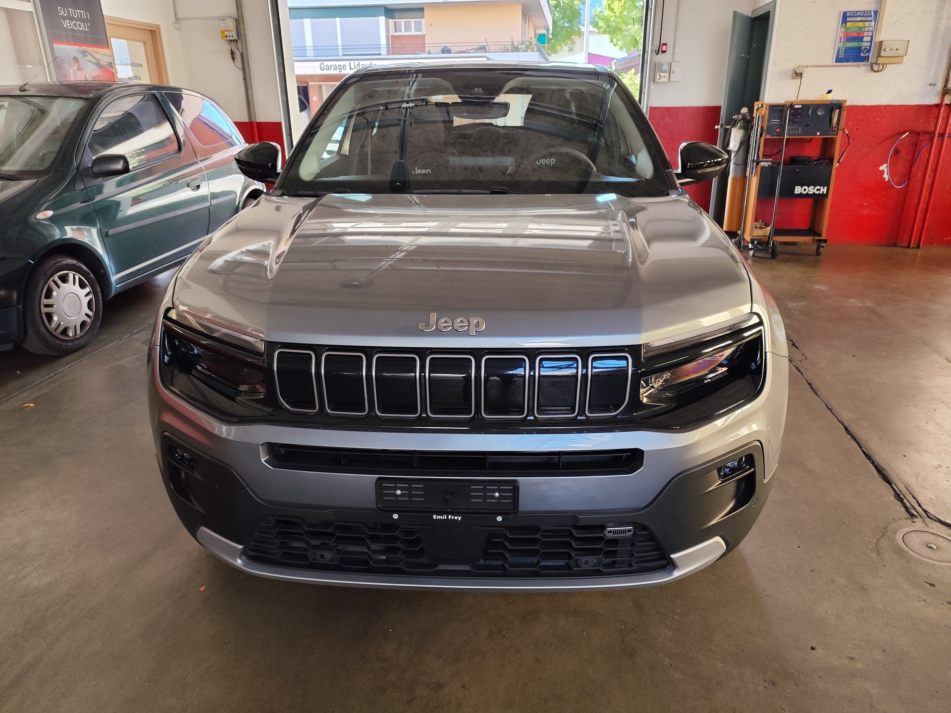 JEEP Avenger 1.2 Turbo MHEV Summit-showroom-element-2