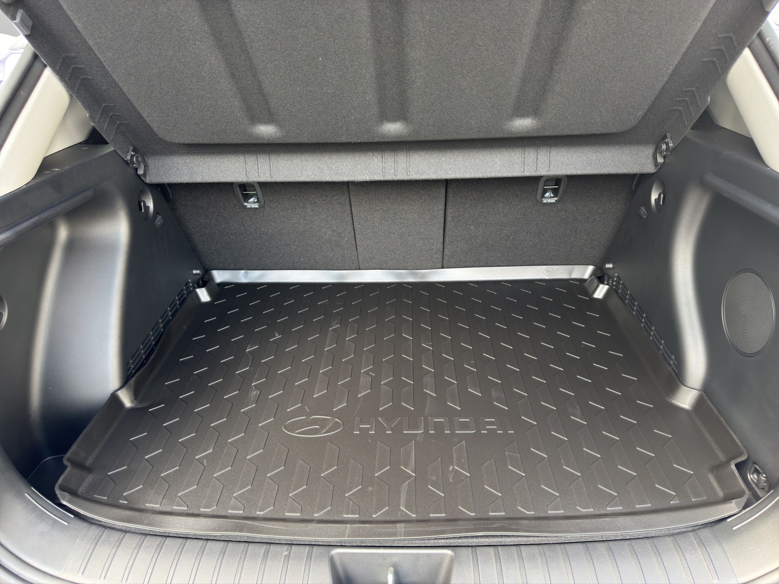 HYUNDAI Kona 1.6 GDi Hybrid Vertex Swiss Edition MY26-image-14