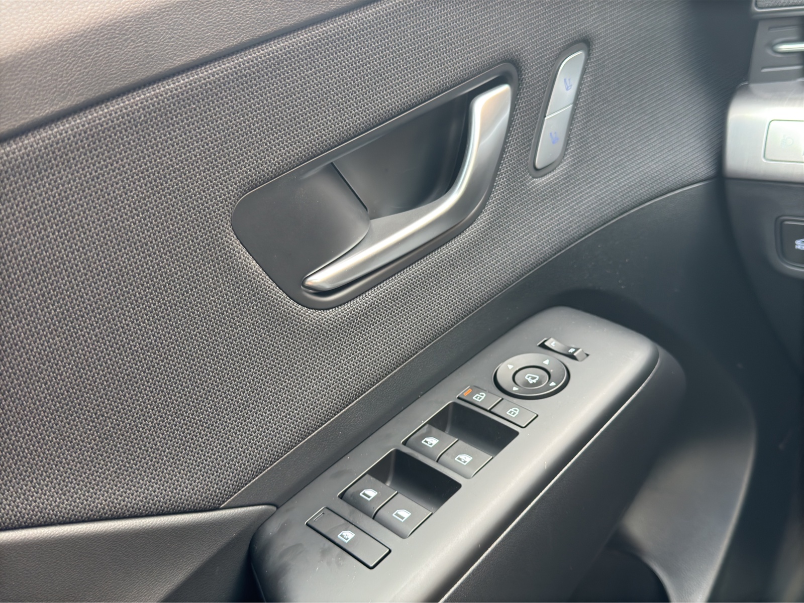 HYUNDAI Kona 1.6 GDi Hybrid Vertex Swiss Edition MY26-image-11