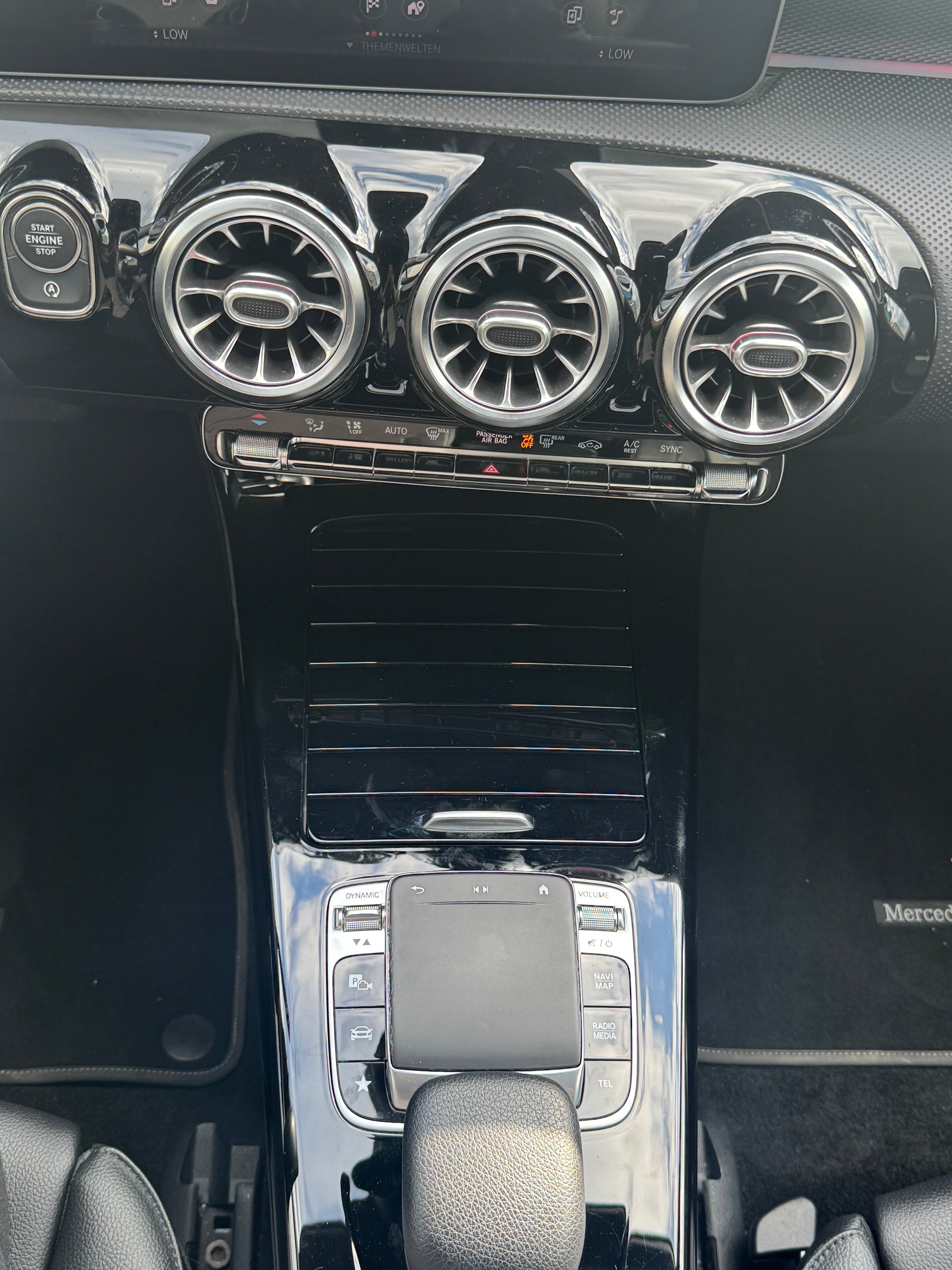 MERCEDES-BENZ CLA 200 7G-DCT-image-13