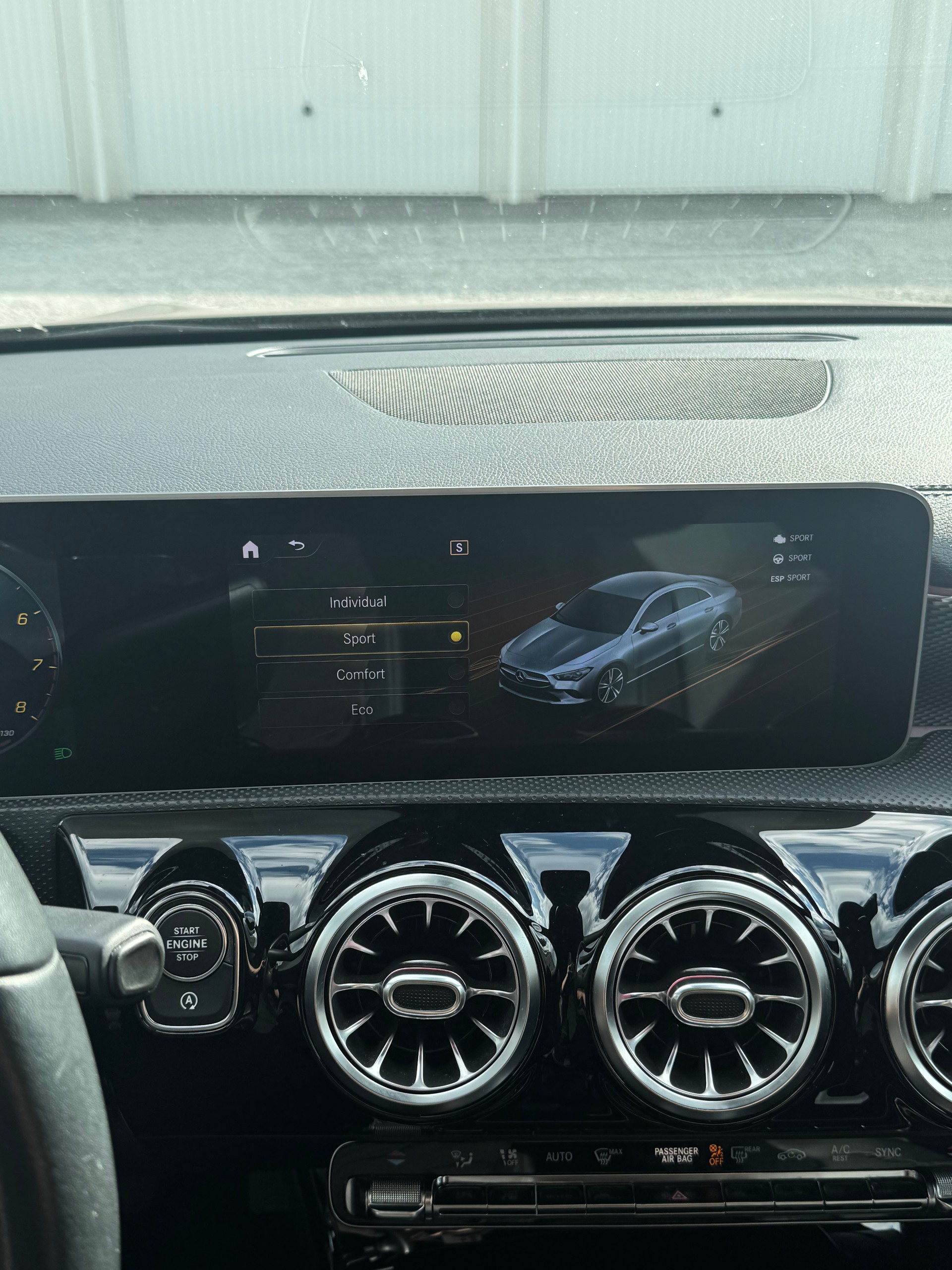 MERCEDES-BENZ CLA 200 7G-DCT-image-18