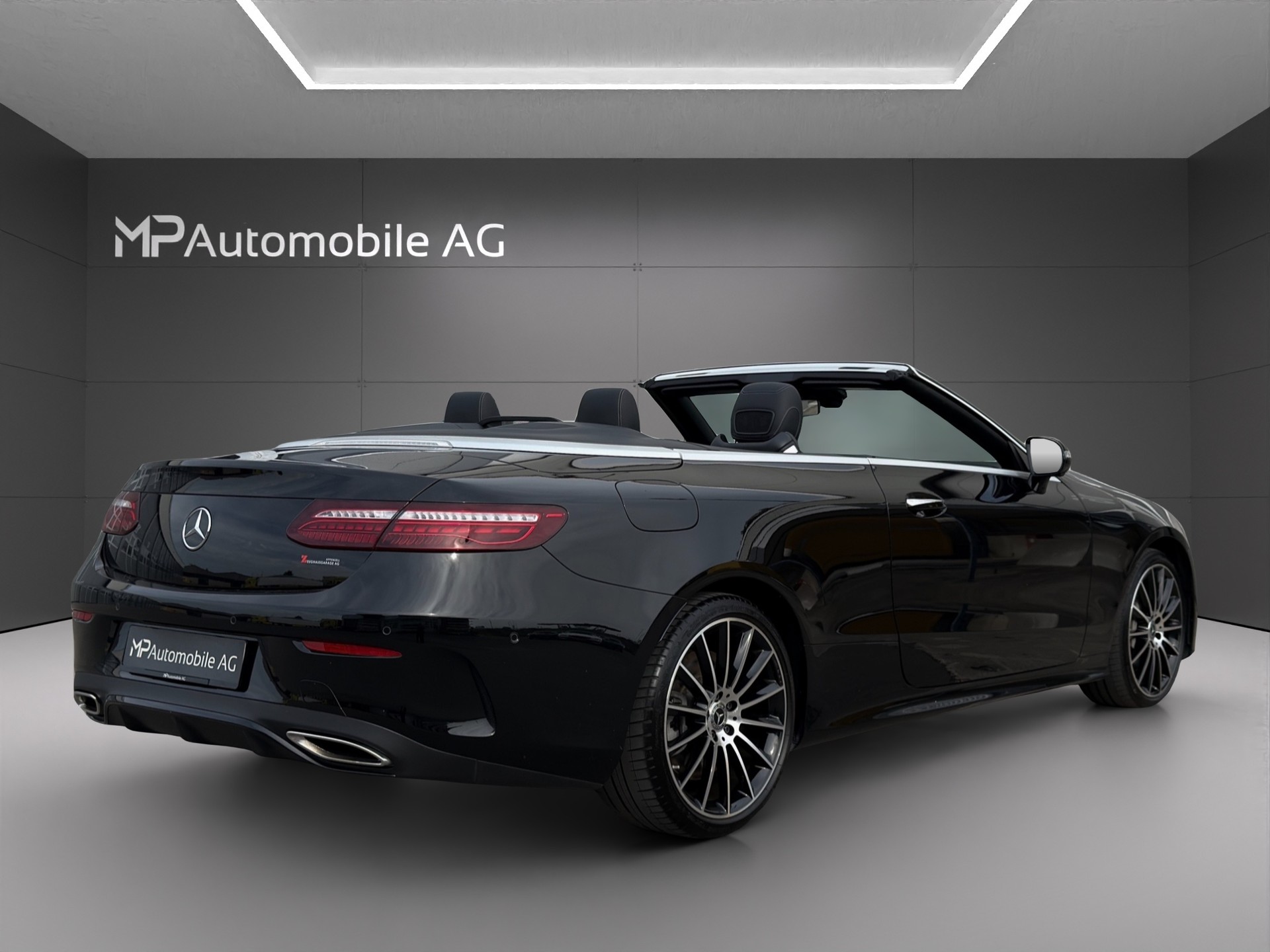 MERCEDES-BENZ E 450 Cabriolet 4Matic AMG Line 9G-Tronic-image-4