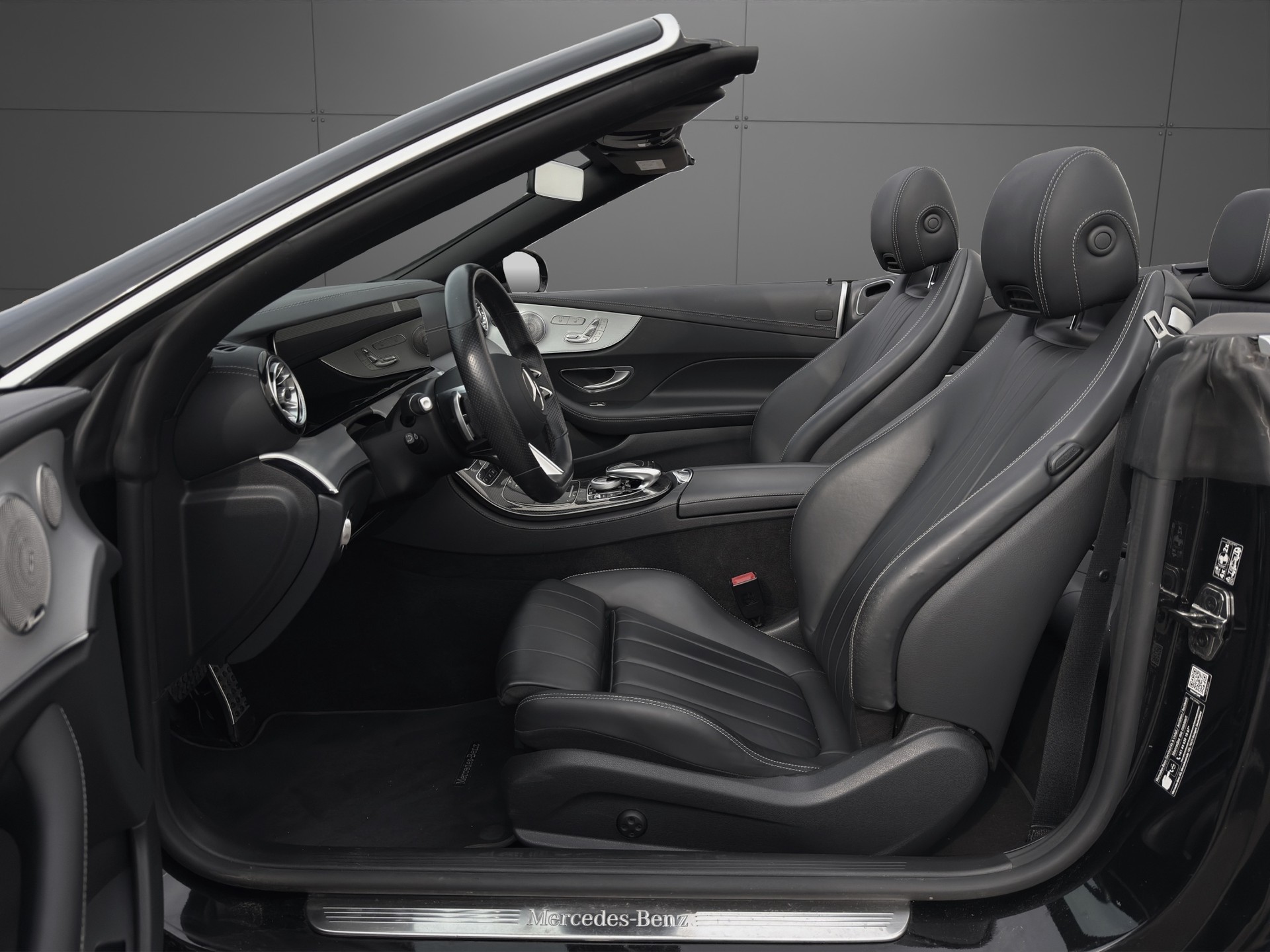 MERCEDES-BENZ E 450 Cabriolet 4Matic AMG Line 9G-Tronic-image-8
