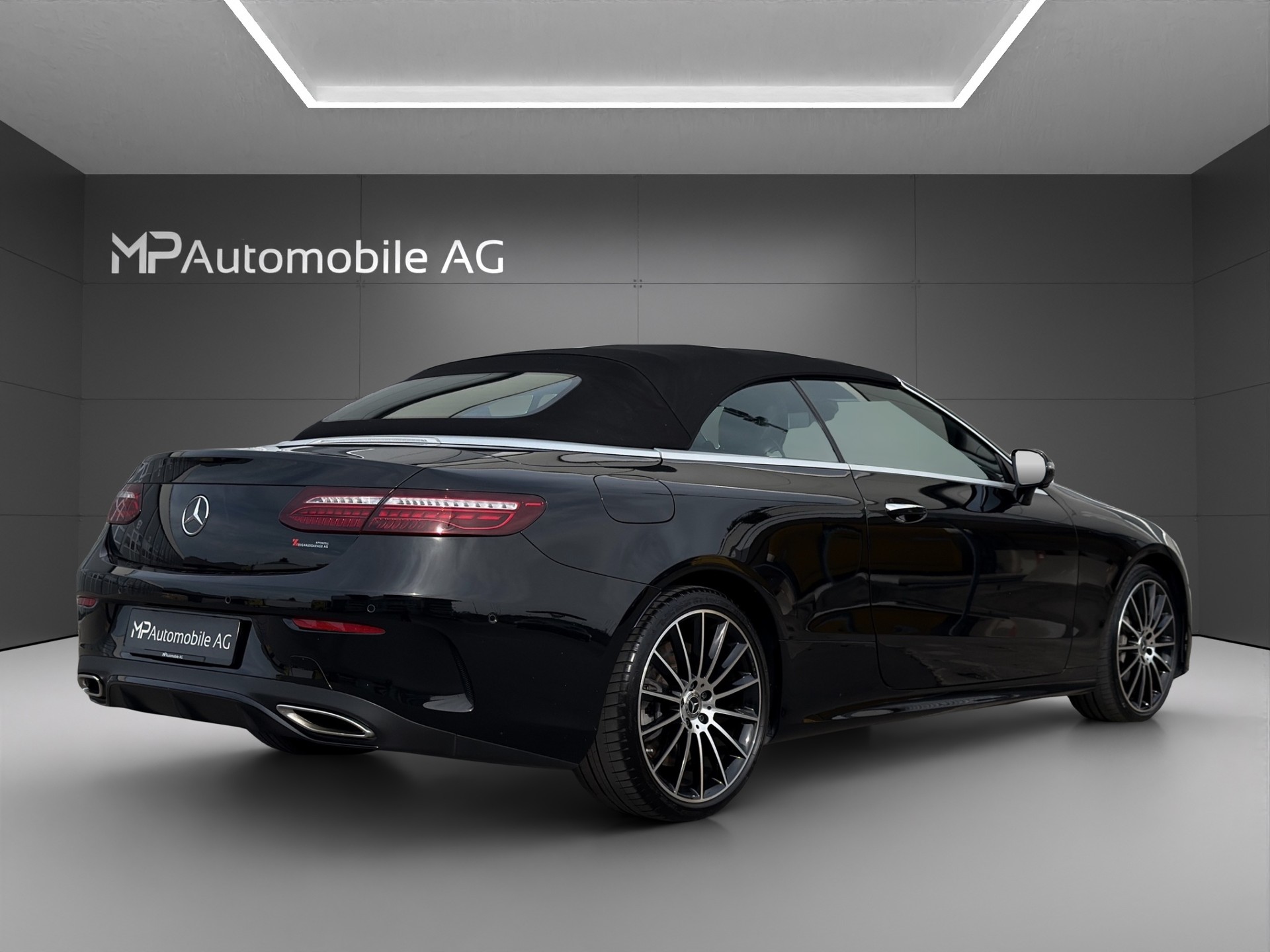 MERCEDES-BENZ E 450 Cabriolet 4Matic AMG Line 9G-Tronic-image-5
