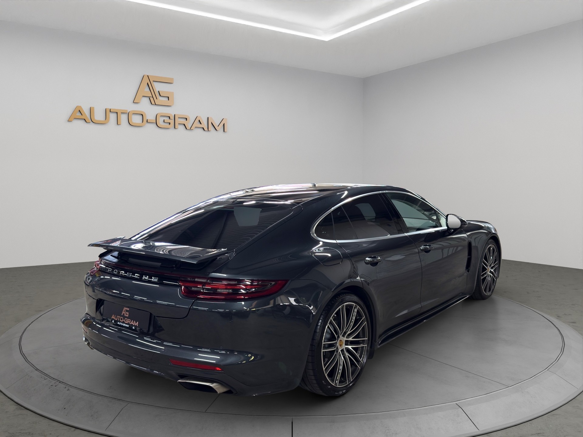 PORSCHE Panamera 4 E-Hybrid PDK-image-4