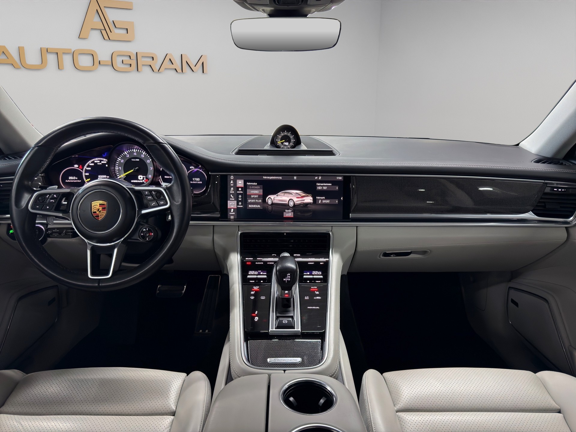 PORSCHE Panamera 4 E-Hybrid PDK-image-17