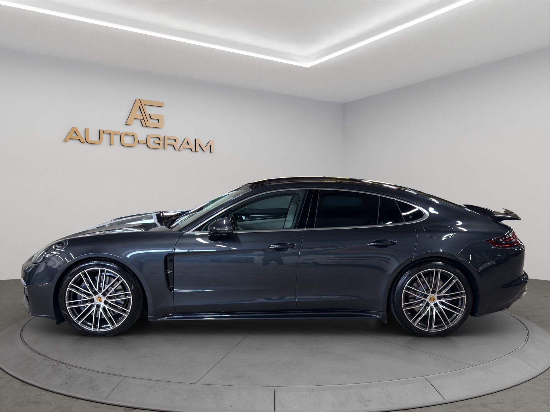 PORSCHE Panamera 4 E-Hybrid PDK-showroom-element-1