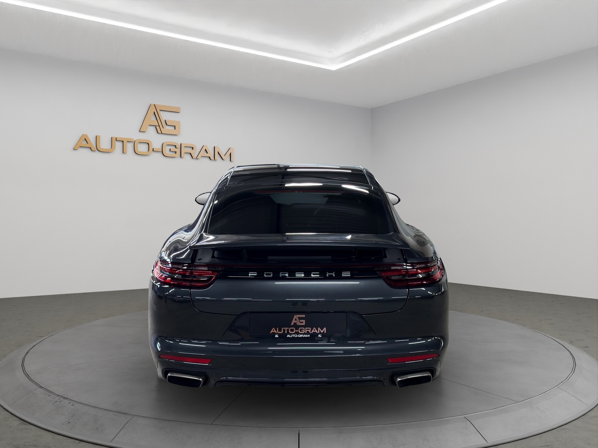 PORSCHE Panamera 4 E-Hybrid PDK-showroom-element-3