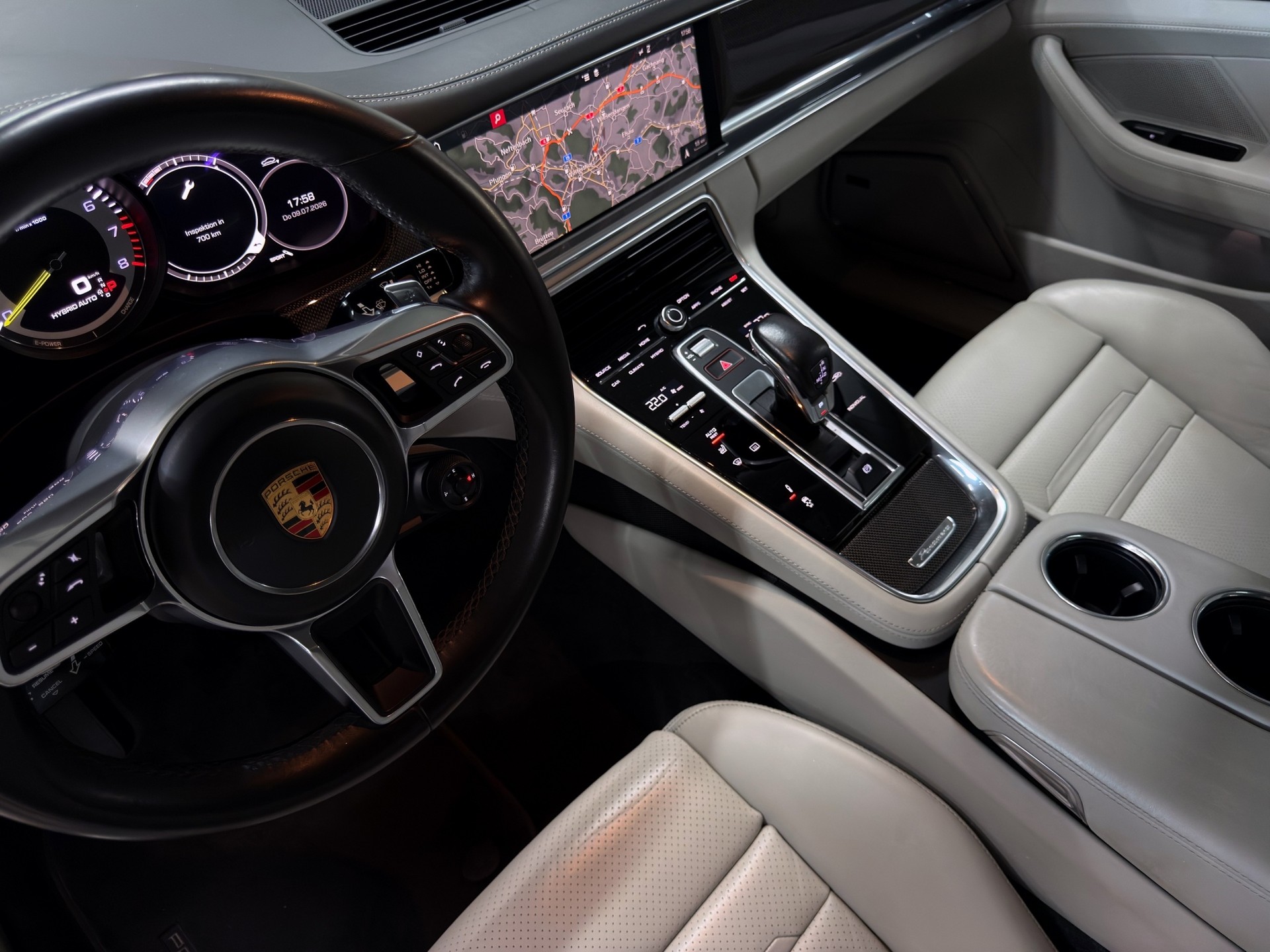 PORSCHE Panamera 4 E-Hybrid PDK-image-28