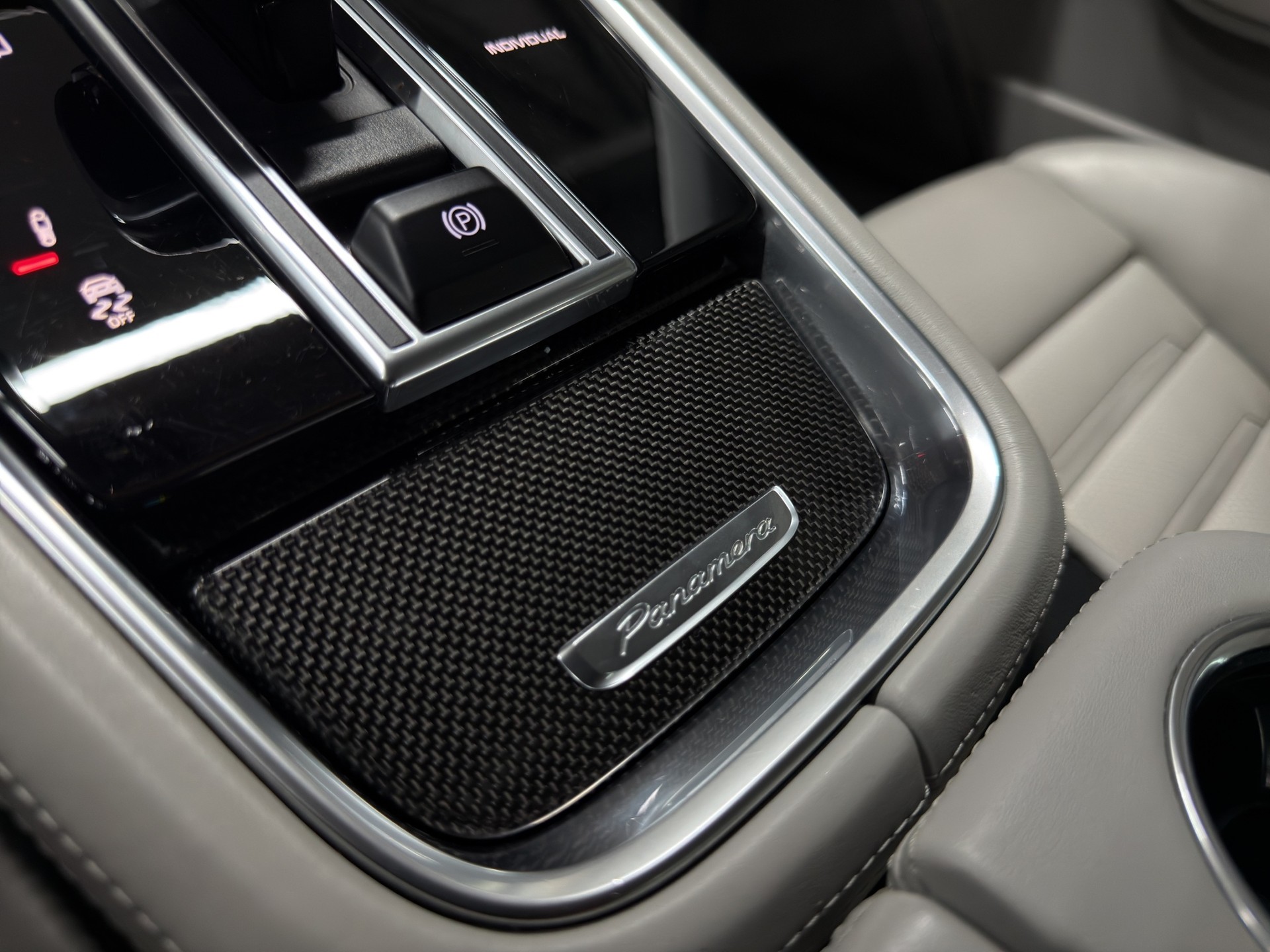 PORSCHE Panamera 4 E-Hybrid PDK-image-24