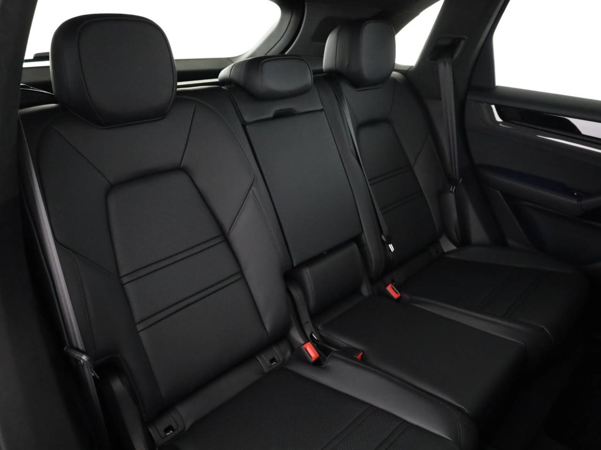 PORSCHE Cayenne GTS-image-17