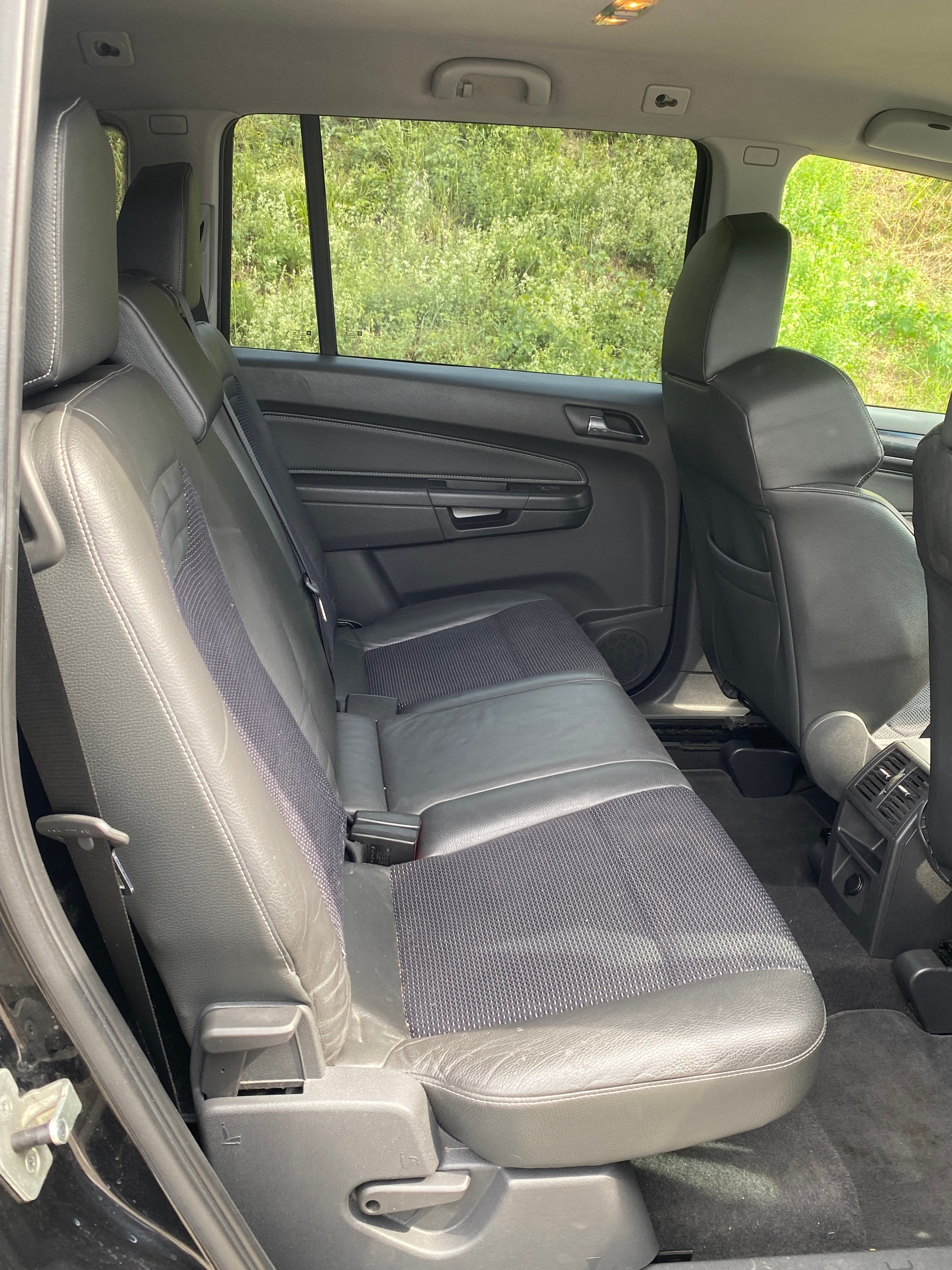 OPEL Zafira 2.0i 16V Turbo OPC-image-9