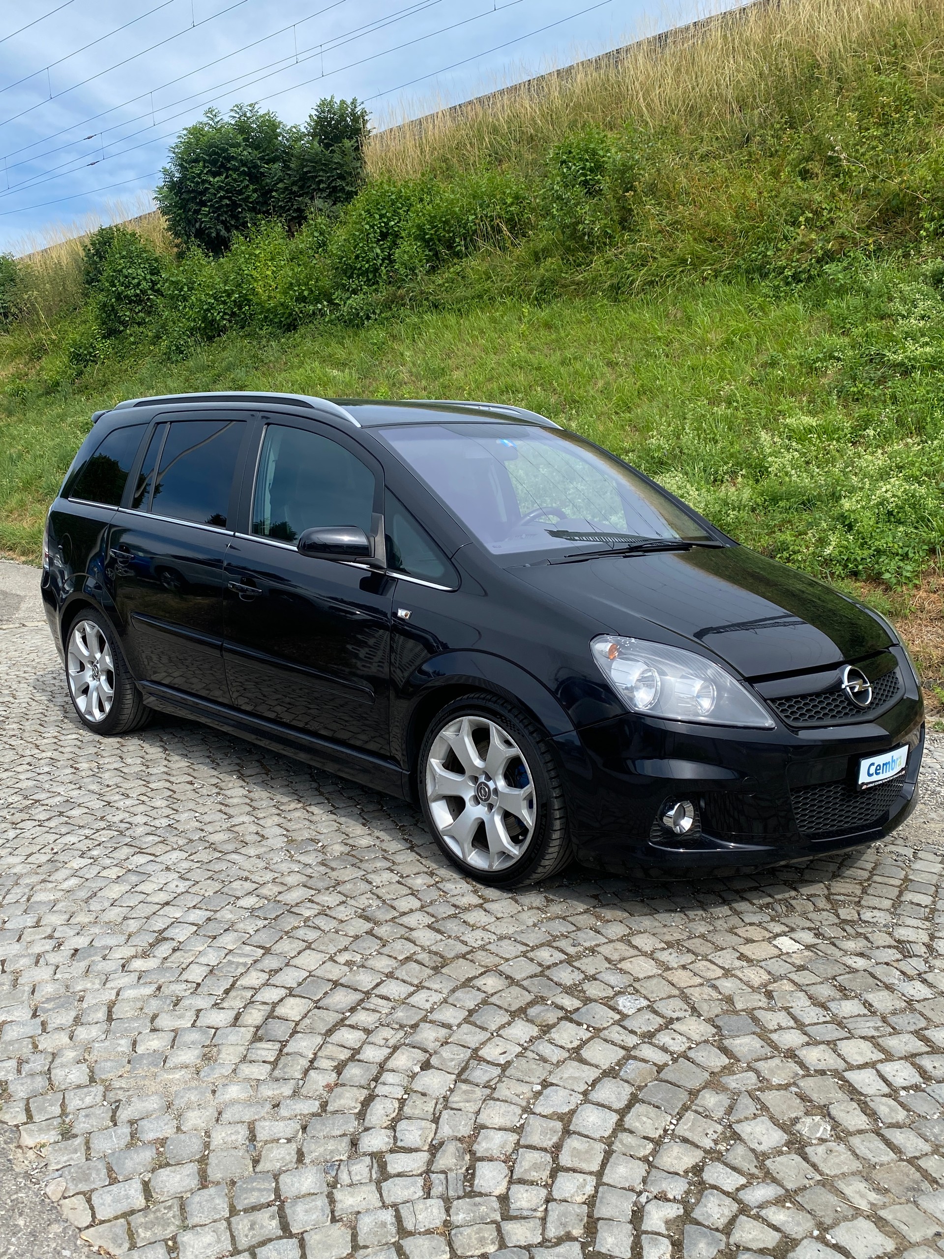 OPEL Zafira 2.0i 16V Turbo OPC-showroom-element-3
