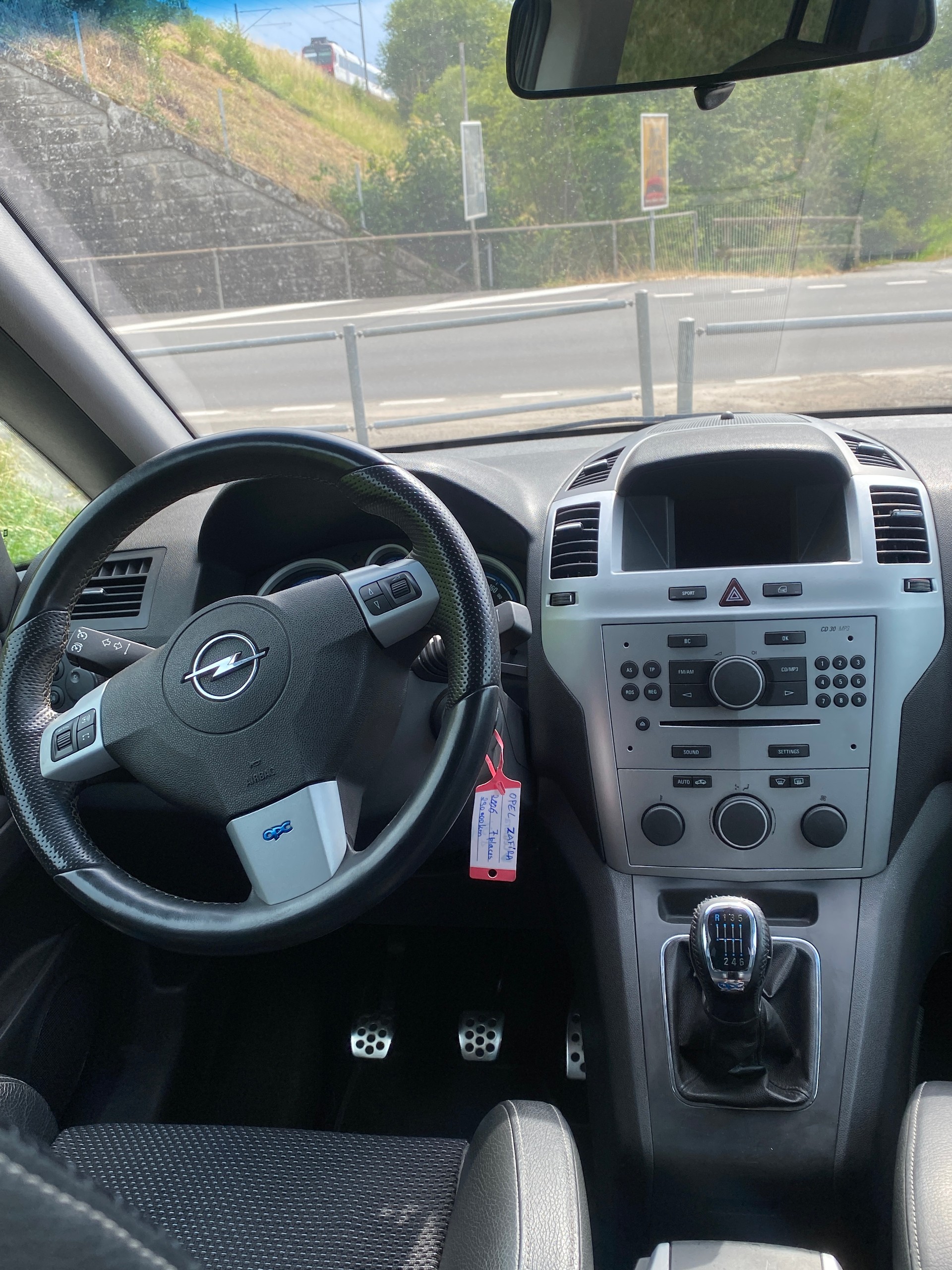 OPEL Zafira 2.0i 16V Turbo OPC-image-8