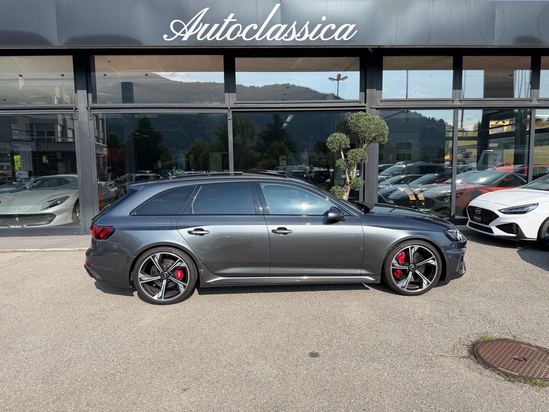 AUDI RS4 Avant quattro tiptronic-showroom-element-3