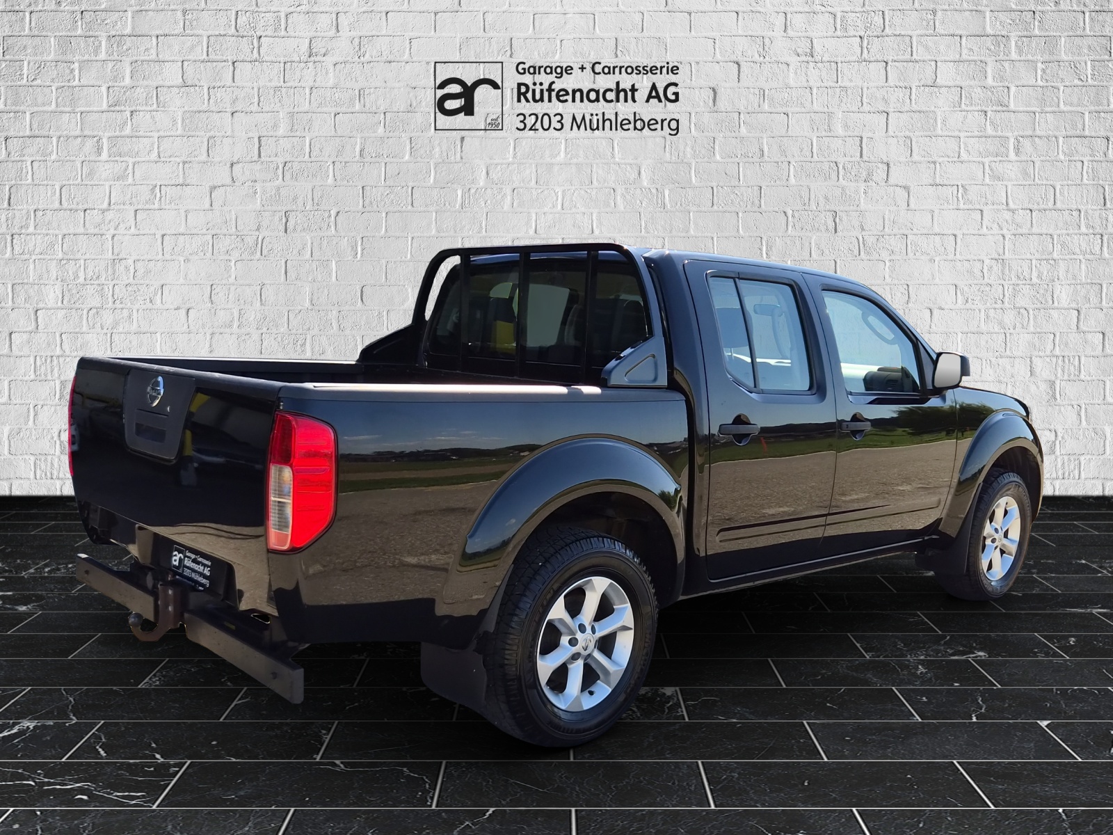 NISSAN Navara 2.5 dCi 144 Double Cab XE-showroom-element-1