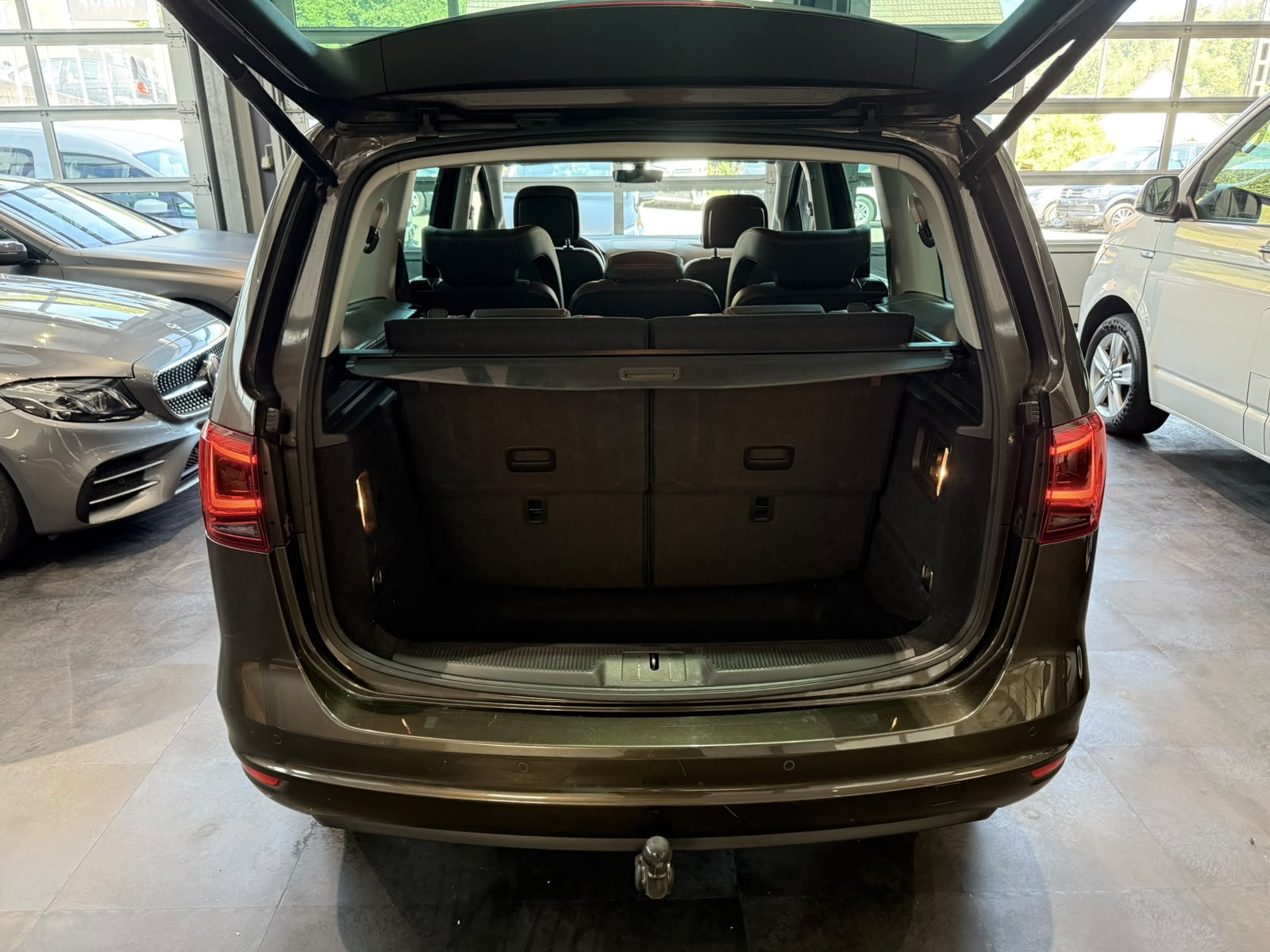 SEAT Alhambra 2.0 TDI FR Line-showroom-element-3